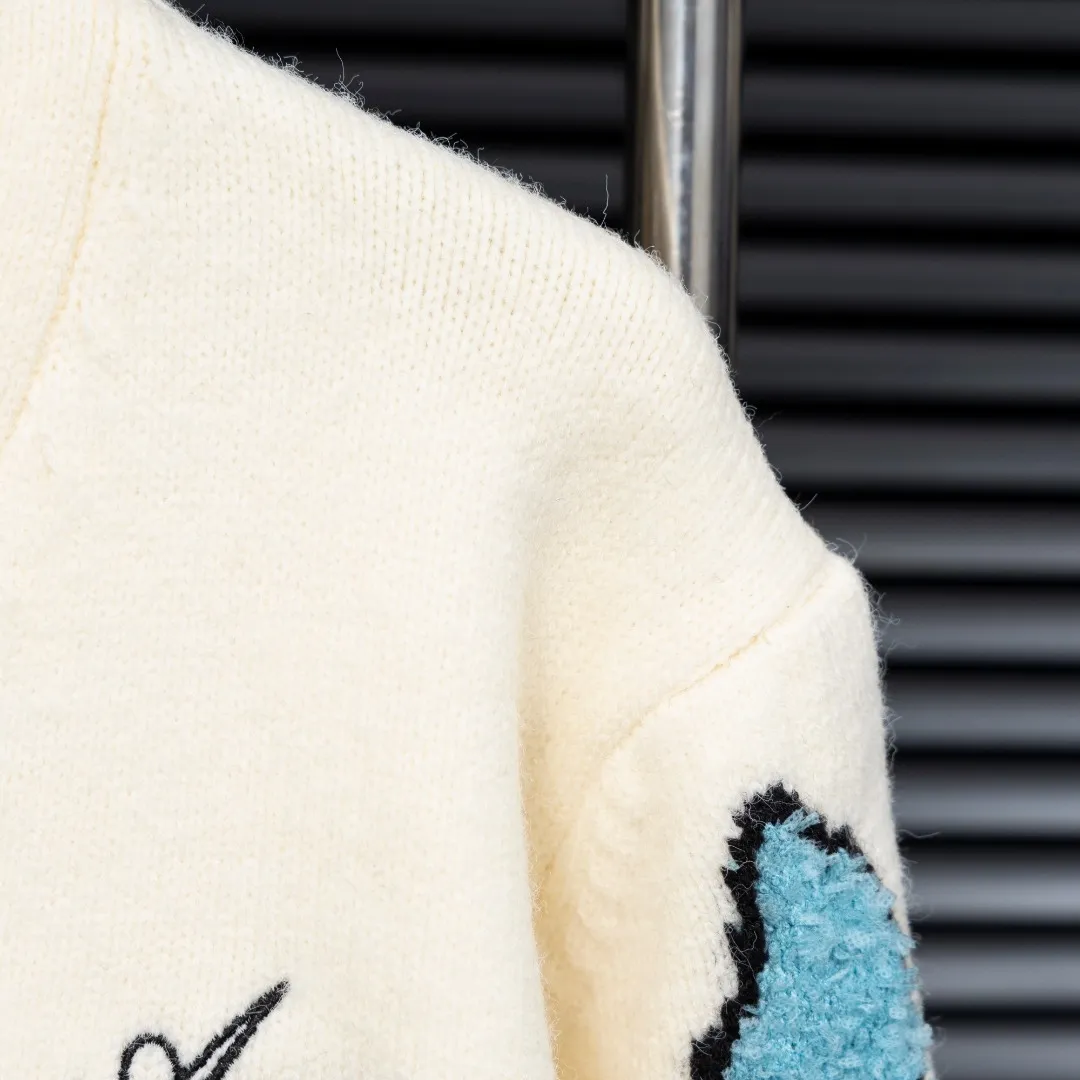 P360 Style: AMIRI Emile bone splicing long-sleeved knitted cardigan jacket Size: S-XXL Fabric: Wool blend Accessories: Full set of customized original accessories No gender distinction, same style for men and women
