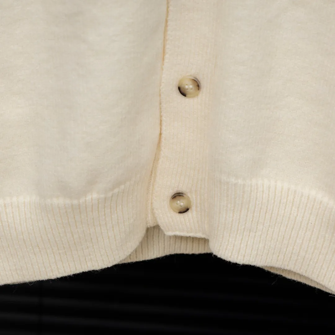 P360 Style: AMIRI Emile bone splicing long-sleeved knitted cardigan jacket Size: S-XXL Fabric: Wool blend Accessories: Full set of customized original accessories No gender distinction, same style for men and women