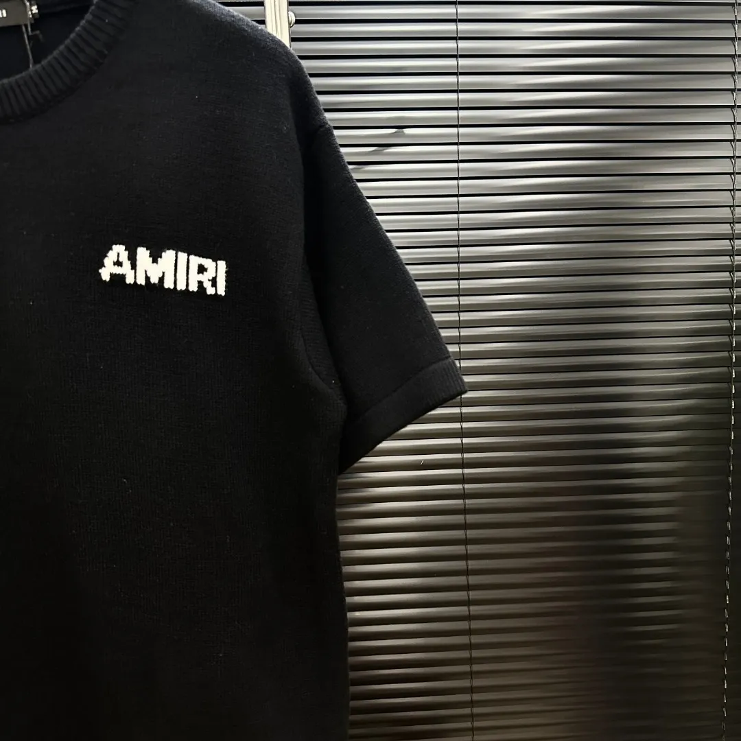 P230 Style: AMIRI foam flocking short sleeves Size: S-XXL Fabric: Wool blend Accessories: Full set of customized original accessories No gender distinction, same style for men and women