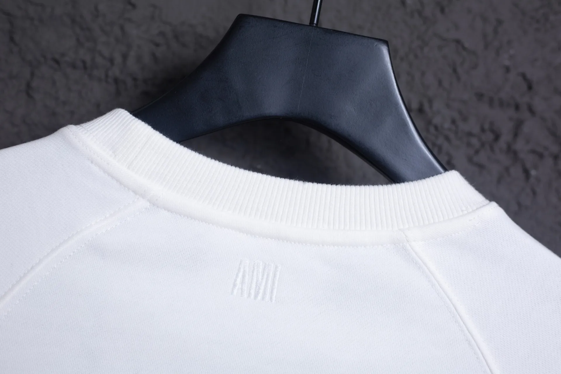 P146 AMI 25 new autumn and winter towel embroidered big heart towel embroidered raglan round neck sweatshirt, customized 360g pure cotton fabric, high version, new main wheat, washed wheat, same style for men and women, color: white, size: S-XL