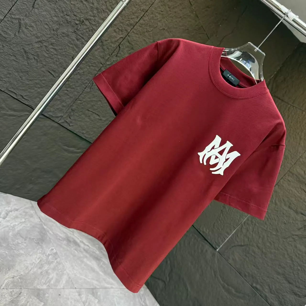 P150 AMIRI* 2025 autumn and winter new short-sleeved T-shirt Customized pure cotton letter logo three-dimensional foam Color: black white clever color dark red Size: S M L XL XXL