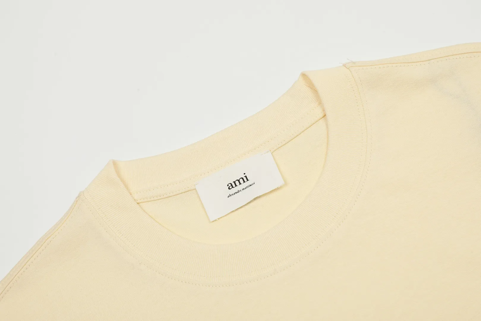 Ami Amy 2024ss autumn classic small embroidered love short sleeves ✅240G Xinjiang long-staple cotton top double yarn, shrinkage rate controlled at 2%, export-grade solid color quality, truly not easy to deform, shrink, and not fade ✅Maximum size can be worn 230 pounds, no pressure to export to Europe and the United States, size S-XL Color: 7 colors, white, black, gray, sky blue, navy, sapphire blue, dark green, coffee, brown, apricot Egg yolk, wine red, meat powder, taro purple