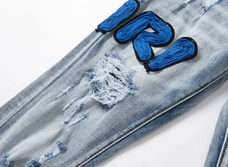#N08 P246💰 (Extreme Version) AMIRI High Street Jeans Slim Fit Stretch Washed Knife Cut Hole Pants Men's Fashion AMIRI amiri is transliterated as Emil, which is the name of the founder. Mike Amiri, the founder of amiri, grew up in Los Angeles, USA. He was influenced by local street culture and Punk Rock since childhood, so he founded the amiri brand named after himself. A variety of trendy clothing meets the needs of different fashion players. Amiri clothing has novel and unique styles and is a well-known street brand in the United States. The styles and styles of many clothes are loved by many street photographers. The various clothing styles meet the dressing needs of different people, show their unique temperament, and show the trend of dressing. amiri's jeans are relatively famous. Not only do they have many styles, but the quality of the jeans is also very good. Many celebrities have also worn amiri brand jeans. Color: Picture color Size: 28, 30, 32, 34, 36 28 30 32 34 36 Waist 71 76 81 86 91 Qianlang 26.5 27.5 28.5 29.5 30.5 Hou Lang 37 38 39 40 41 Foot 14 14.8 15.6 16.4 17.2 Foreign Minister 100 102 104 106 107