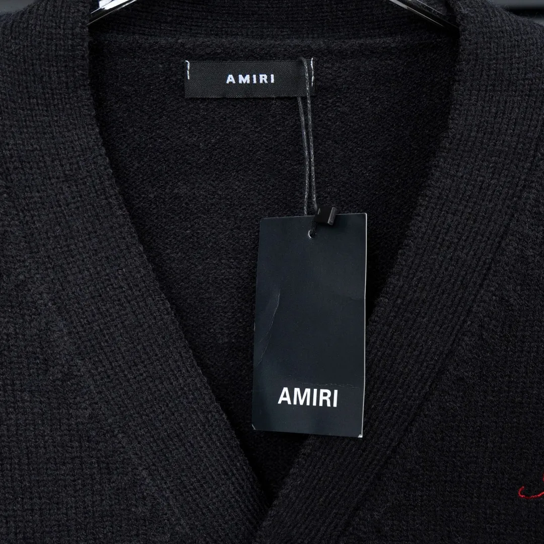P360 Style: AMIRI Emile bone splicing long-sleeved knitted cardigan jacket Size: S-XXL Fabric: Wool blend Accessories: Full set of customized original accessories No gender distinction, same style for men and women