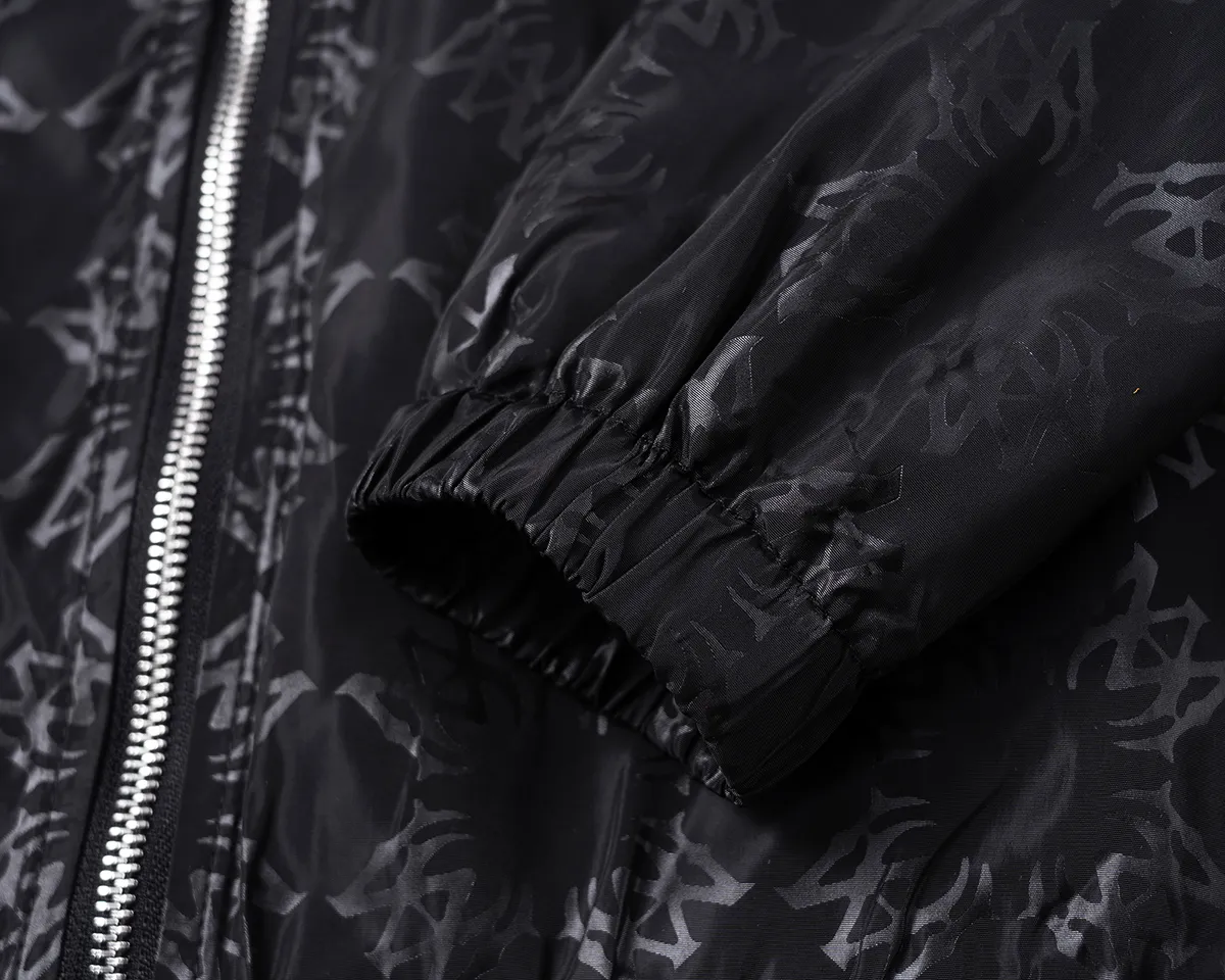 P360 🌸🌸🌸 🌸Amiri's latest 25-year-old men's jacket, the color combination has a classic charm without losing youthful vitality, reshaping a new design style, showing a bold and confident brand design concept.  Imported fabrics, sleeves and pockets are paired with exclusive brand designs, reflecting the minimalist pursuit of quality and design. Low-key luxury fully embodies the brand image and status! The brand LOGO icon design is simple and recognizable, with a delicate and comfortable touch, excellent details, exquisite and elegant everywhere, fashionable design, a capable and stylish upper body, and full of aura! The all-over pattern and simple aesthetics are brought to the extreme, and it is a jacket that can be mixed and matched. There is no doubt that it is a must-have product for men. It is extremely practical and the color is easy to match.  Color: Picture color. Sizes: M, L, xL, xxL, xxxL