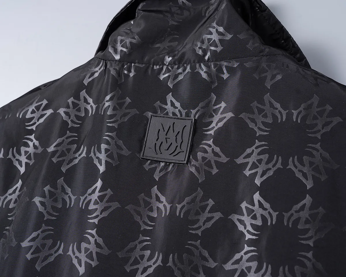 P360 🌸🌸🌸 🌸Amiri's latest 25-year-old men's jacket, the color combination has a classic charm without losing youthful vitality, reshaping a new design style, showing a bold and confident brand design concept.  Imported fabrics, sleeves and pockets are paired with exclusive brand designs, reflecting the minimalist pursuit of quality and design. Low-key luxury fully embodies the brand image and status! The brand LOGO icon design is simple and recognizable, with a delicate and comfortable touch, excellent details, exquisite and elegant everywhere, fashionable design, a capable and stylish upper body, and full of aura! The all-over pattern and simple aesthetics are brought to the extreme, and it is a jacket that can be mixed and matched. There is no doubt that it is a must-have product for men. It is extremely practical and the color is easy to match.  Color: Picture color. Sizes: M, L, xL, xxL, xxxL