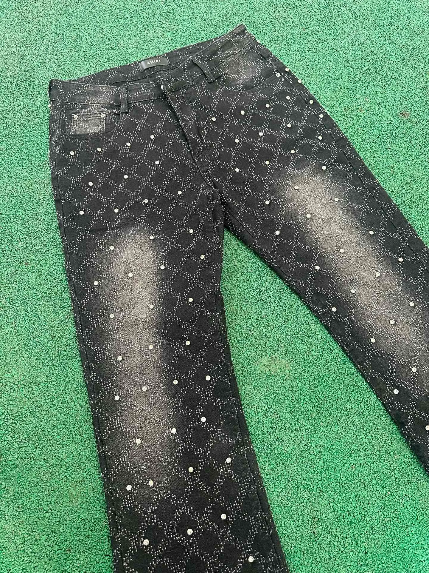 P220 💰 AM micro-flared baby's breath jeans light luxury jeans AMIRI jeans trousers micro-elastic jeans trousers amiri brand jeans break the production process and cutting of the original jeans, the fabrics are softer and more comfortable Hand-sewn collar label Customized logo buttons Genuine leather tag Color: Picture color Size: 28-30-32-34-36