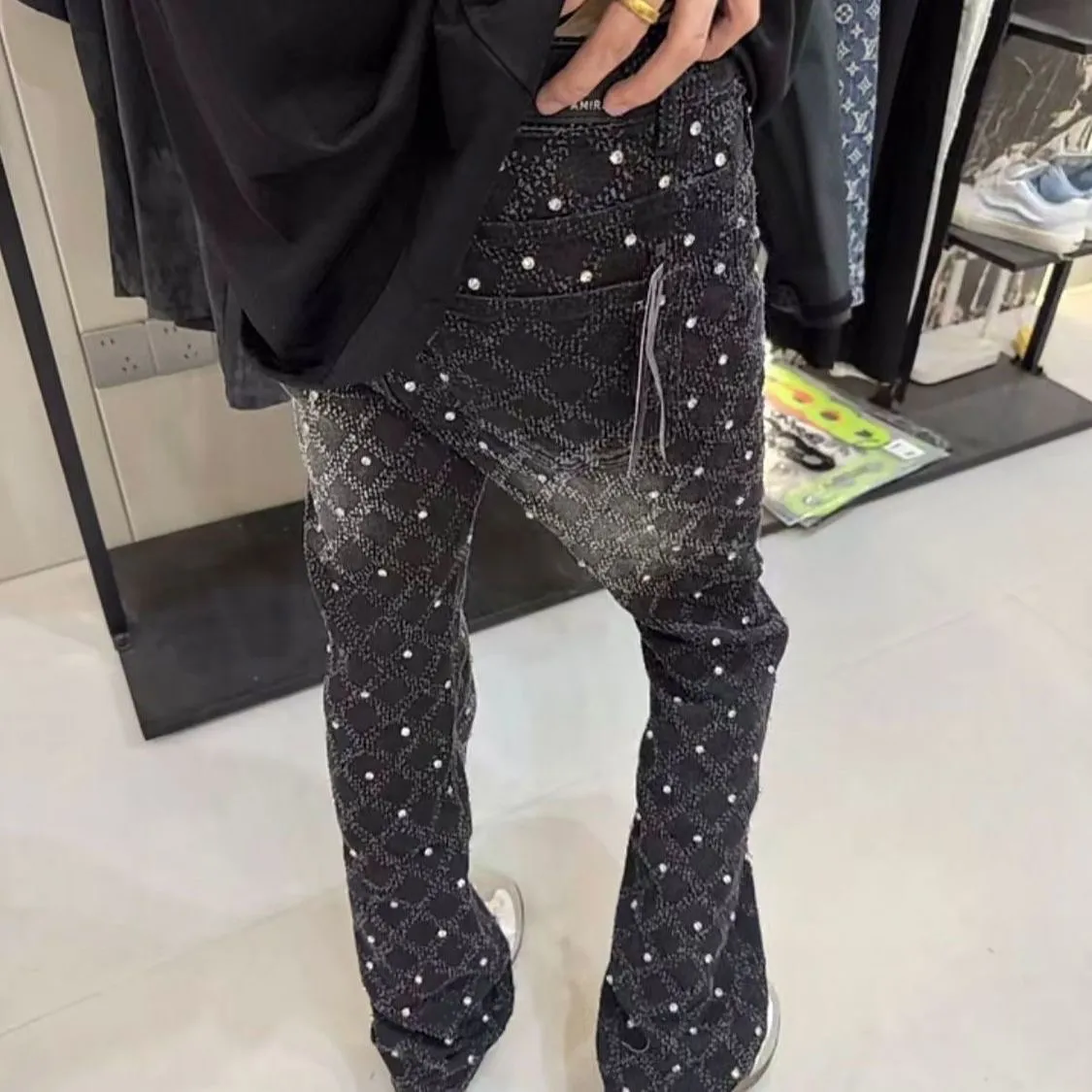 P220 💰 AM micro-flared baby's breath jeans light luxury jeans AMIRI jeans trousers micro-elastic jeans trousers amiri brand jeans break the production process and cutting of the original jeans, the fabrics are softer and more comfortable Hand-sewn collar label Customized logo buttons Genuine leather tag Color: Picture color Size: 28-30-32-34-36