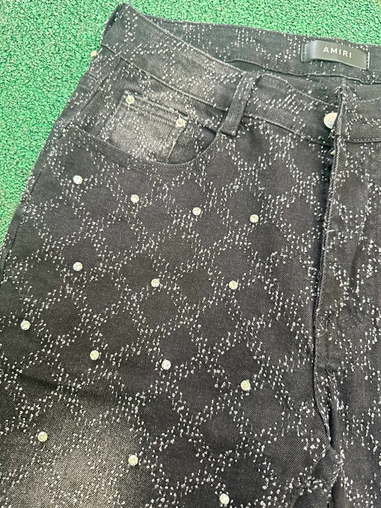 P220 💰 AM micro-flared baby's breath jeans light luxury jeans AMIRI jeans trousers micro-elastic jeans trousers amiri brand jeans break the production process and cutting of the original jeans, the fabrics are softer and more comfortable Hand-sewn collar label Customized logo buttons Genuine leather tag Color: Picture color Size: 28-30-32-34-36