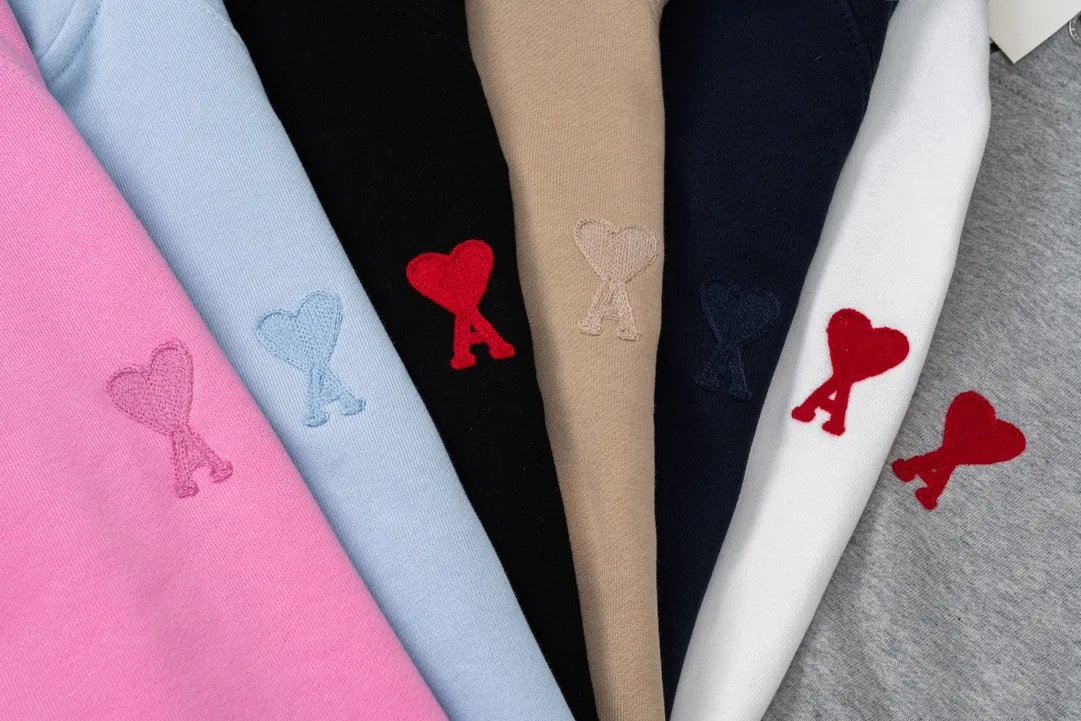 633# Ami Paris 2023 new product love towel embroidered raglan round neck sweatshirt. Customized 400g pure cotton fabric. Same style for men and women. Color: black, white, candy pink, sky blue, floral gray, vanilla apricot, orchid. Size: S-XL