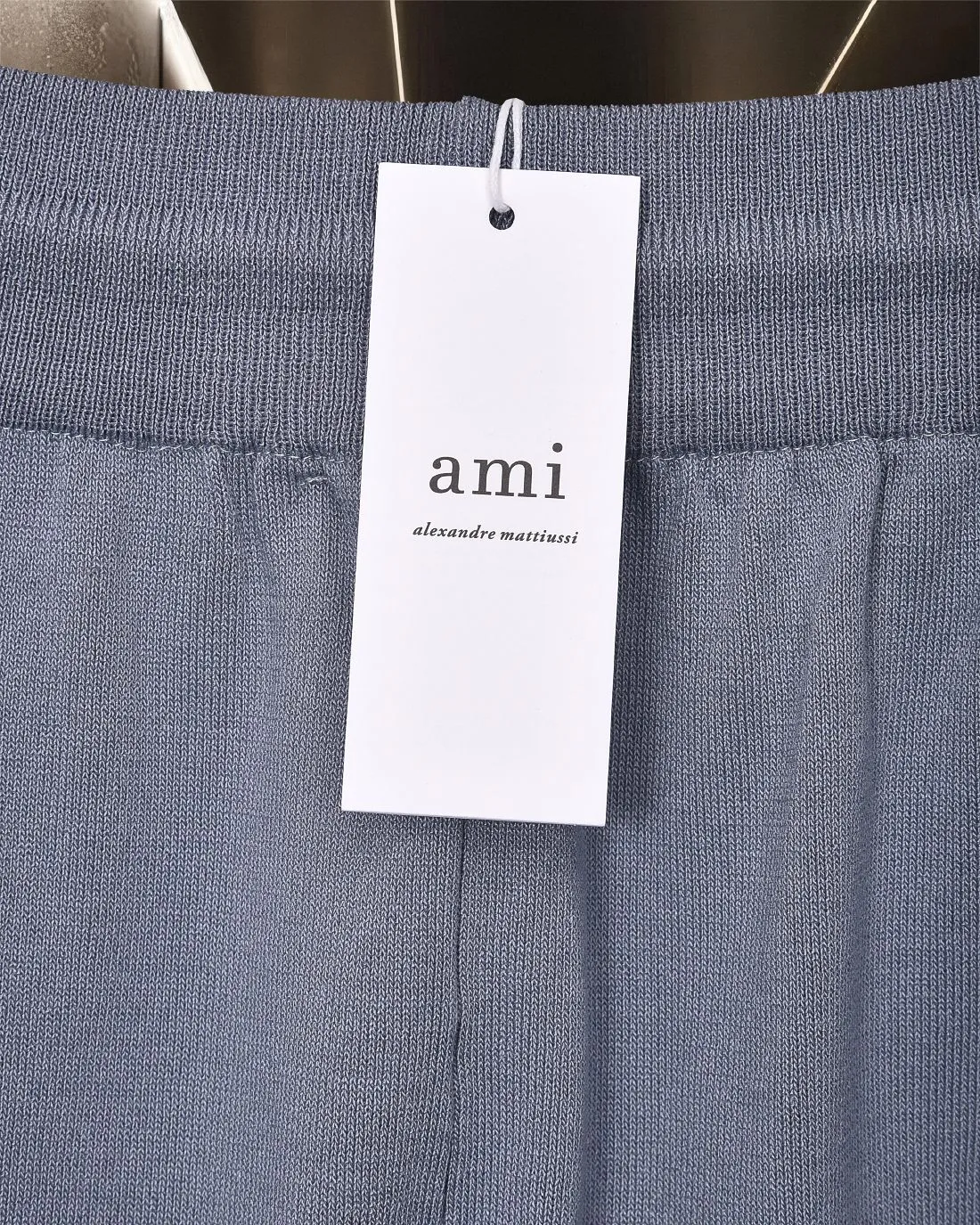 🅿️236 (shipped next day) Ami/Love Macaron ❤Logo embroidered casual sports shorts 2025ss official website new original fabric official same style shorts custom mesh sweater knitted fabric high-end version, counter customized fabric High breathability and comfort, exquisite workmanship, impeccable detail processing, ✅customized logo engraved buttons, three labels complete. Brand element design concept reflects high quality. It feels delicate and soft! Presenting a casual cut, the upper body shape is great🐍Color: apricot gray blue and black Size: M-2XL