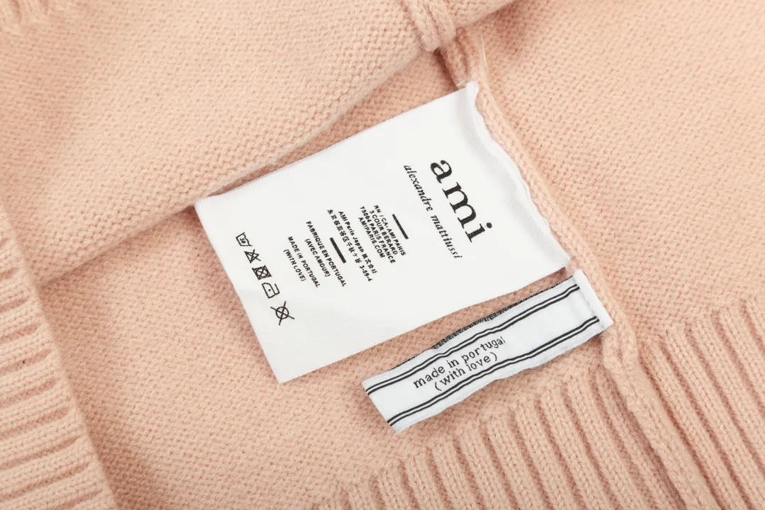 A8143# AMI Paris 2023 new autumn and winter big love alpaca blended soft and waxy knitted round neck cloud sweater Oversize version for men and women Color: blue yellow pink purple gray Size: S-XL