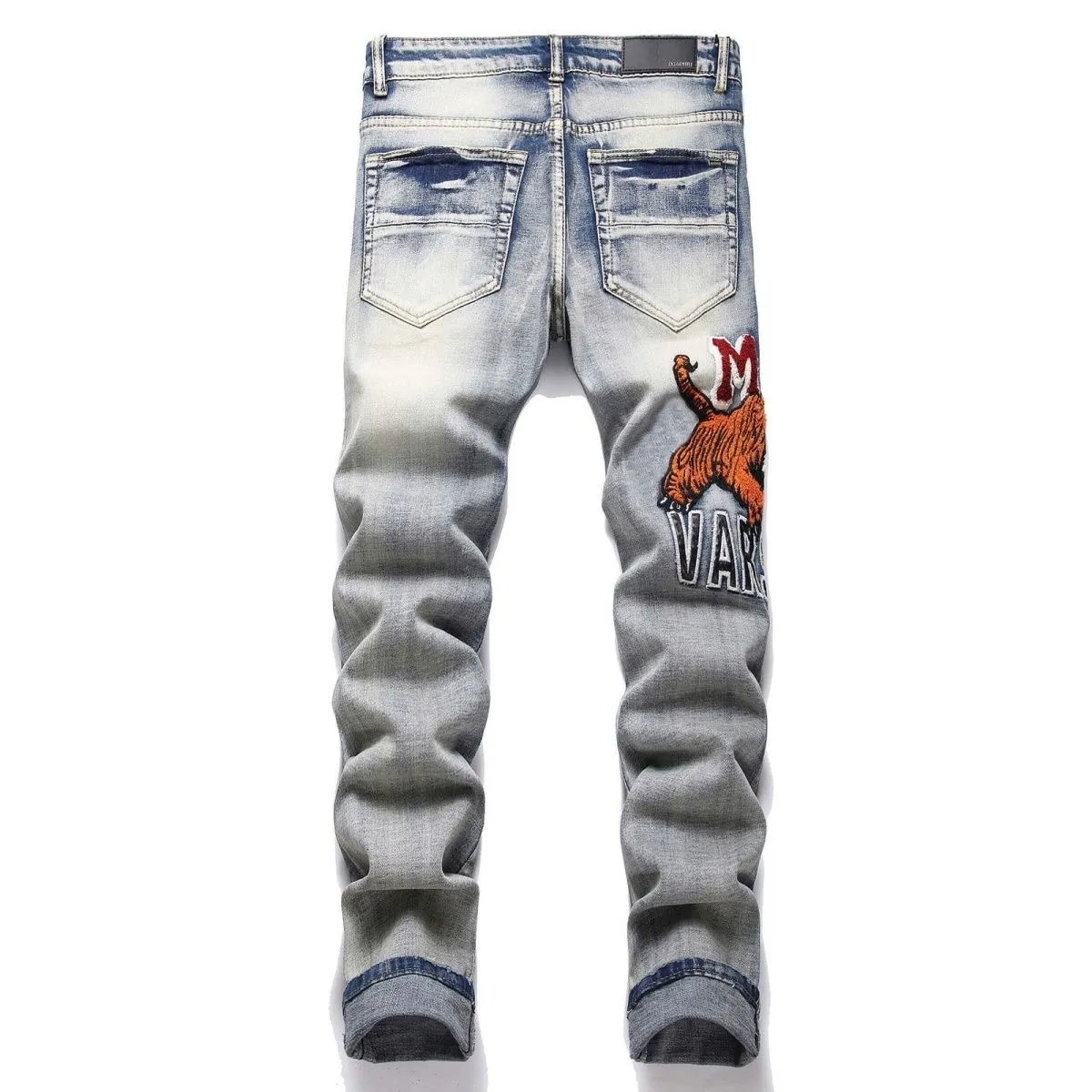 #M15 P168💰 Heavy AMIRI 24ss Embroidery Tiger🐯 High Street Jeans Slim Fit Stretch Washed Knife Cut Hole Trousers FOG High Street Men's Fashion AMIRI amiri is transliterated as Emil, which is the name of the founder. Mike Amiri, the founder of amiri, grew up in Los Angeles, USA, and was influenced by local street culture and Punk Rock since he was a child. Due to his influence, he founded the amiri brand named after himself. A variety of trendy clothing meets the needs of different fashion players. Amiri clothing has novel and unique styles and is a well-known street brand in the United States. The styles and styles of many clothes are loved by many street photographers. The various clothing styles meet the dressing needs of different people, show their unique temperament, and show the trend of dressing. amiri's jeans are relatively famous. Not only do they have many styles, but the quality of the jeans is also very good. Many celebrities have also worn amiri brand jeans. Color: Picture color Size: 30-32-34-36
