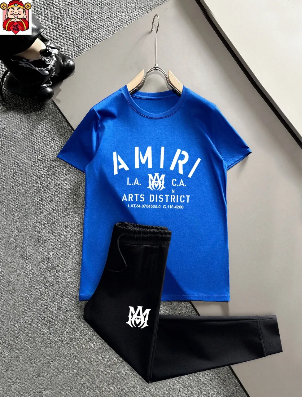 P330 💰 [AMIRI] (Fat Man Gospel) 2025 official website same style. World-renowned luxury brand. Summer men's (double mercerized) high-quality 🐂 suit. Made of imported original fabrics, fashionable and trendy in the season, versatile and popular. Simple and elegant, precise workmanship allows you to be at the top of fashion. Size: M-5XL (can be worn up to 220 pounds)