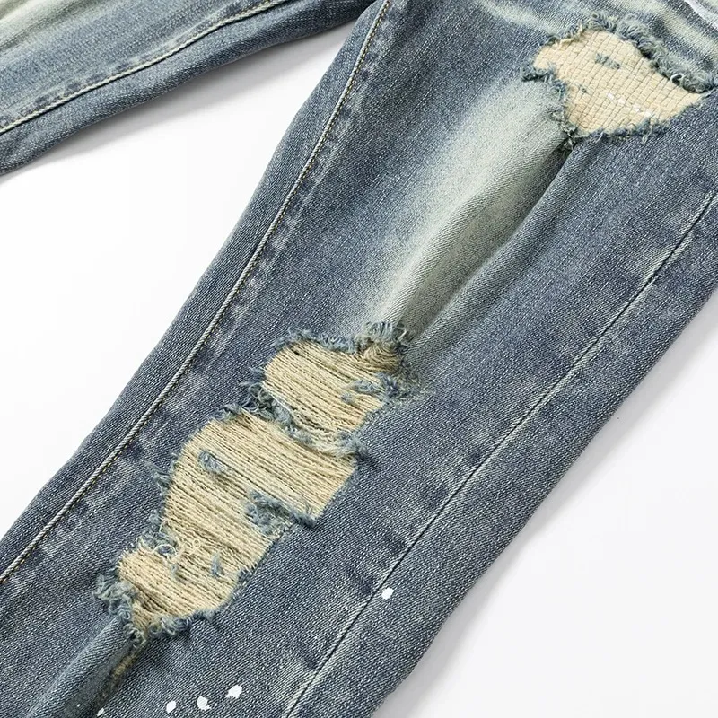 #N27 P246💰 (Top version) AMIRI hot high street jeans slim fit stretch washed knife cut trousers for men AMIRI amiri is transliterated as Emil, which is the name of the founder. Mike Amiri, the founder of amiri, grew up in Los Angeles, USA. He was influenced by local street culture and Punk Rock since childhood, so he founded the amiri brand named after himself. A variety of trendy brand clothing meets the needs of different trendy players. Amiri clothing has novel and unique styles and is a well-known street brand in the United States. The styles and styles of many clothes are loved by many street photographers. The various clothing styles meet the dressing needs of different people, show their unique temperament, and show the trend of dressing. amiri's jeans are relatively famous. Not only do they have many styles, but the quality of the jeans is also very good. Many celebrities have also worn amiri brand jeans. Color: Picture color Size: 28, 30, 32, 34, 36 28 30 32 34 36 Waist 71 76 81 86 91 Qianlang 26.5 27.5 28.5 29.5 30.5 Hou Lang 37 38 39 40 41 Foot 14 14.8 15.6 16.4 17.2 Foreign Minister 100 102 104 106 107