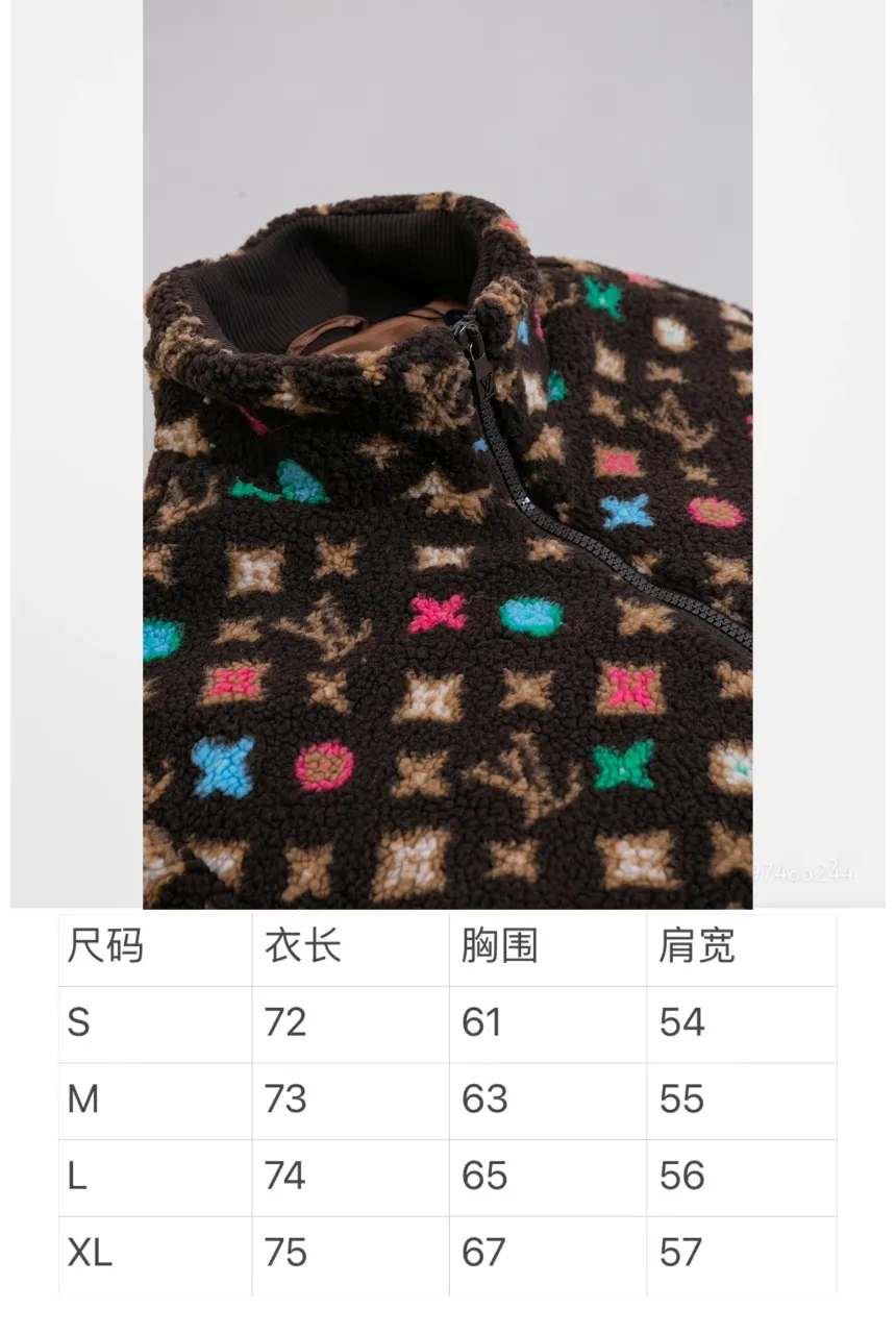 Size Chart LV 24ss New Cashmere Tunic Jacket Process Description: , Monogram flowers are integrated into Damier Buffalo plaid, the zipper front is equipped with a brand-engraved zipper puller, metal zipper placket, ribbed cuffs and hem, knitted lining increases comfort, casual style, not picky, same style for men and women!