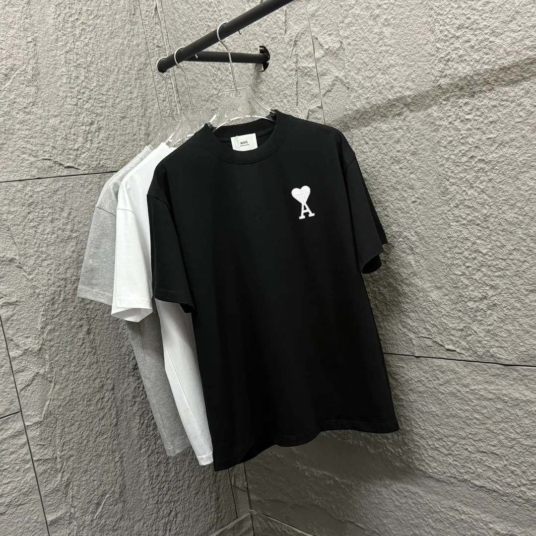 🅿️180 Ami* 2025 spring and summer new short-sleeved T-shirt, simple and classic embroidery with big love details, customized double yarn plain cotton fabric, same style for men and women. Color: black white Angora red Size: S (90-130 catties) M (120-150 catties) L (140-165 catties) XL (160-180 catties) XXL (180-210 pounds)
