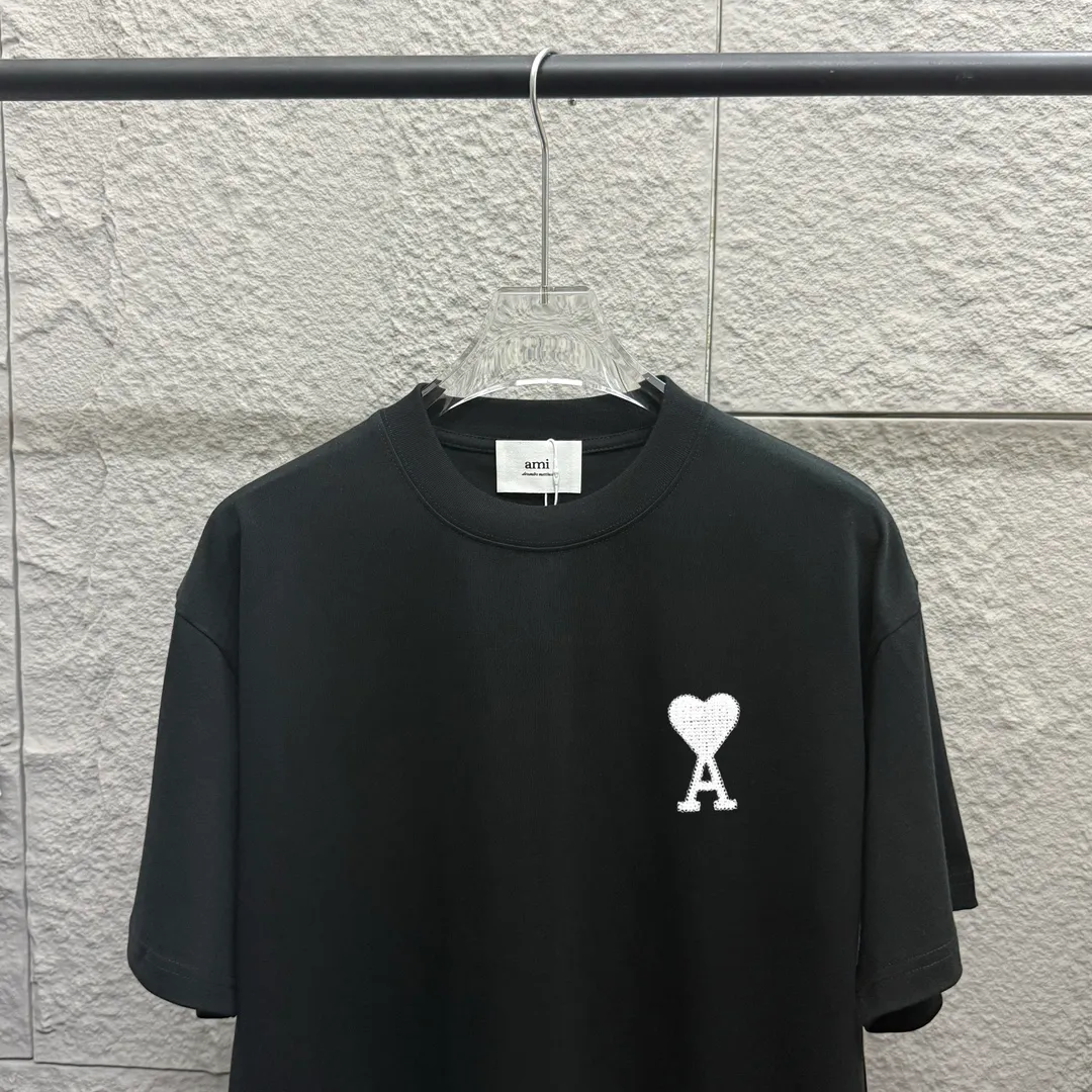 🅿️180 Ami* 2025 spring and summer new short-sleeved T-shirt, simple and classic embroidery with big love details, customized double yarn plain cotton fabric, same style for men and women. Color: black white Angora red Size: S (90-130 catties) M (120-150 catties) L (140-165 catties) XL (160-180 catties) XXL (180-210 pounds)