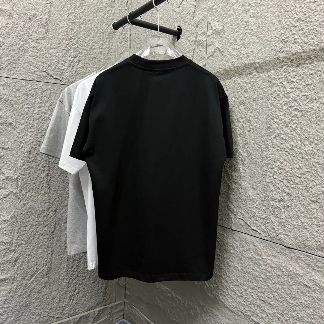 🅿️180 Ami* 2025 spring and summer new short-sleeved T-shirt, simple and classic embroidery with big love details, customized double yarn plain cotton fabric, same style for men and women. Color: black white Angora red Size: S (90-130 catties) M (120-150 catties) L (140-165 catties) XL (160-180 catties) XXL (180-210 pounds)