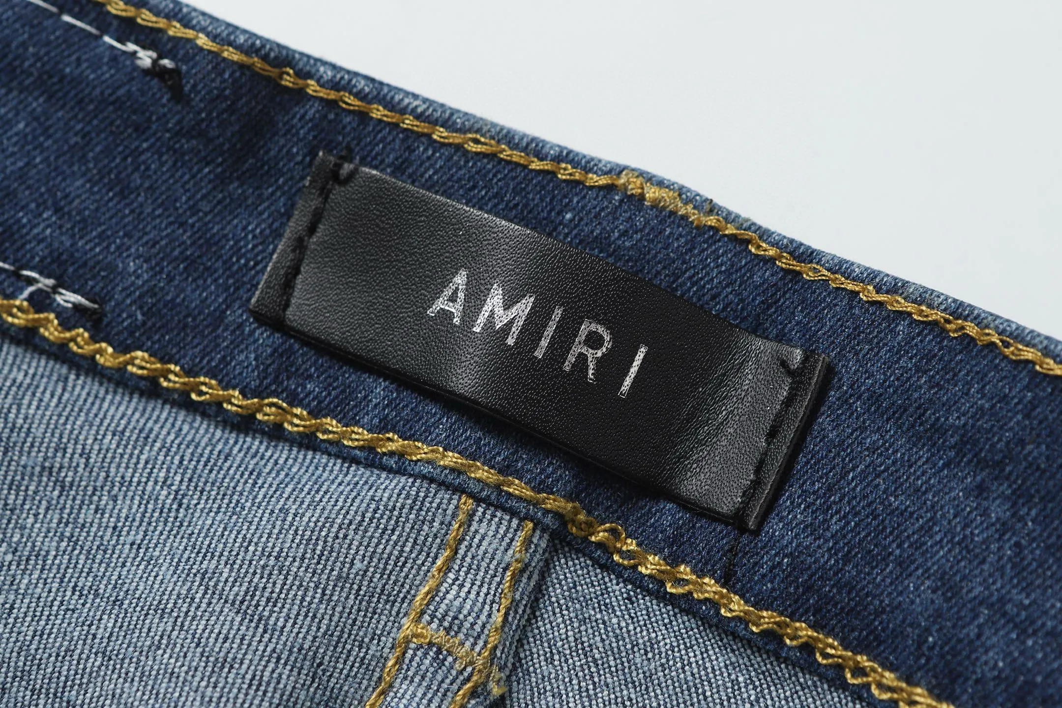 P270 AMIRI patch embroidery jeans trousers AMIRI high street basic ripped jeans trousers Color: Picture color Code number: 28-36