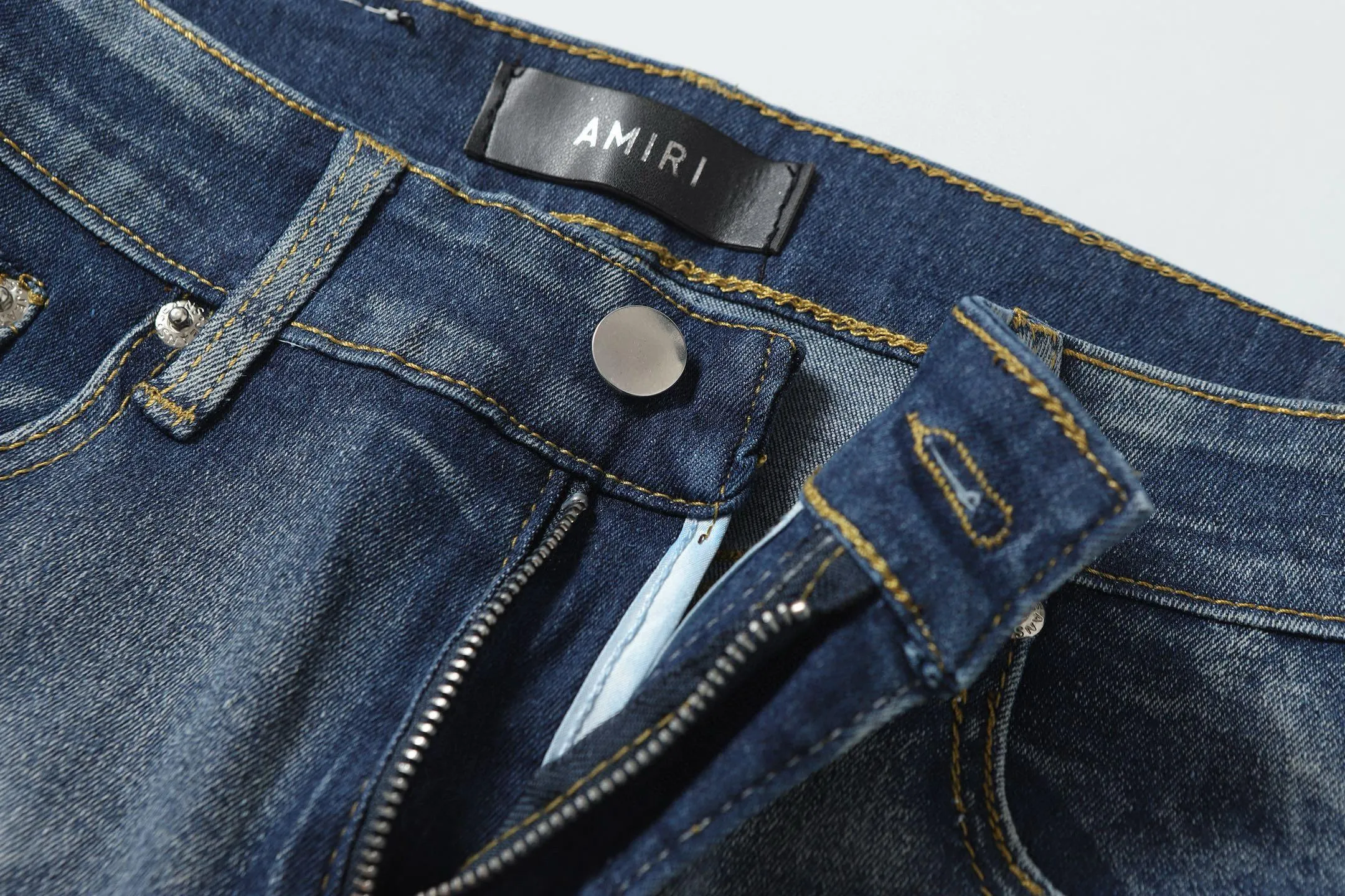 P270 AMIRI patch embroidery jeans trousers AMIRI high street basic ripped jeans trousers Color: Picture color Code number: 28-36