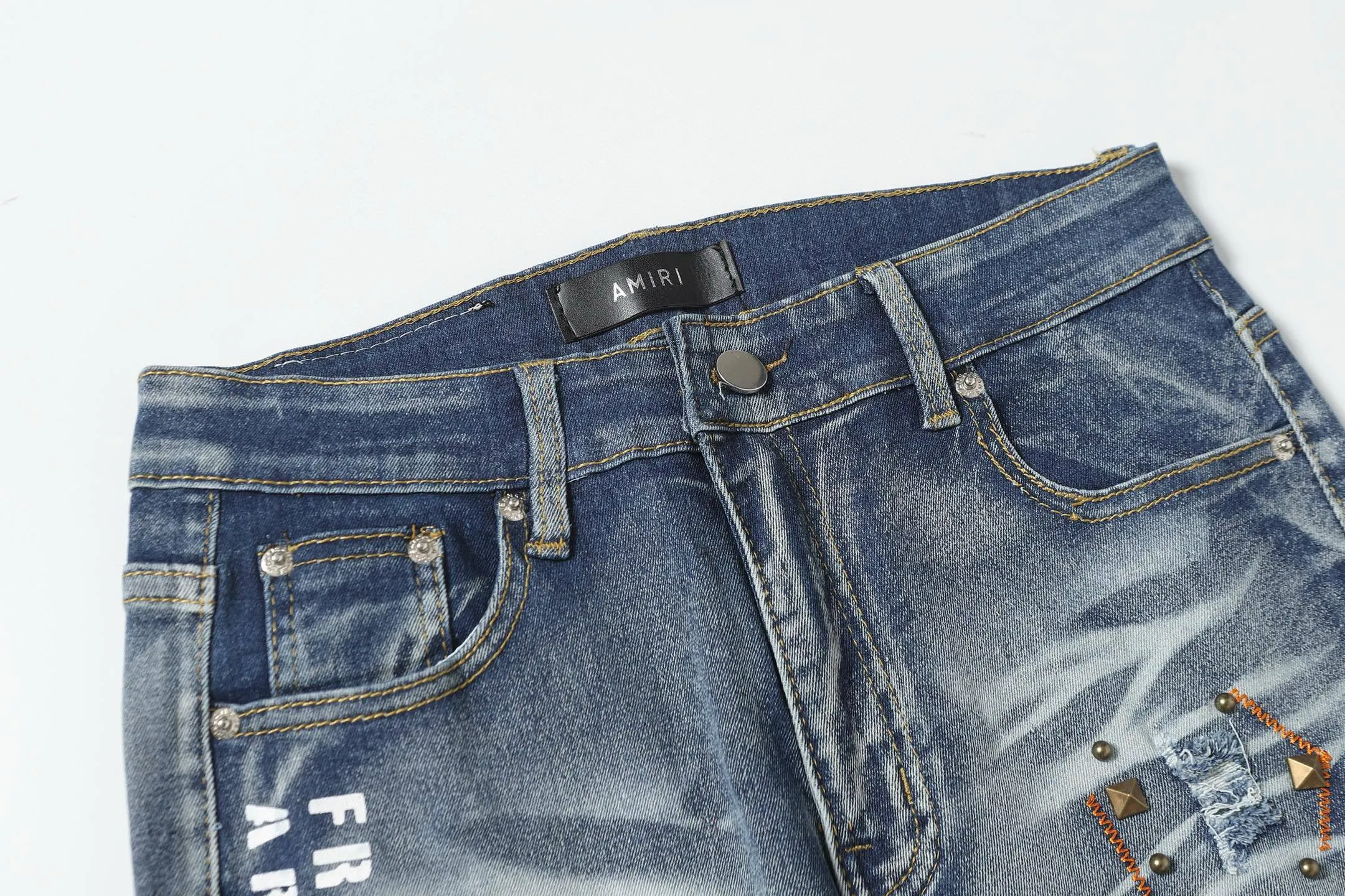 P270 AMIRI patch embroidery jeans trousers AMIRI high street basic ripped jeans trousers Color: Picture color Code number: 28-36