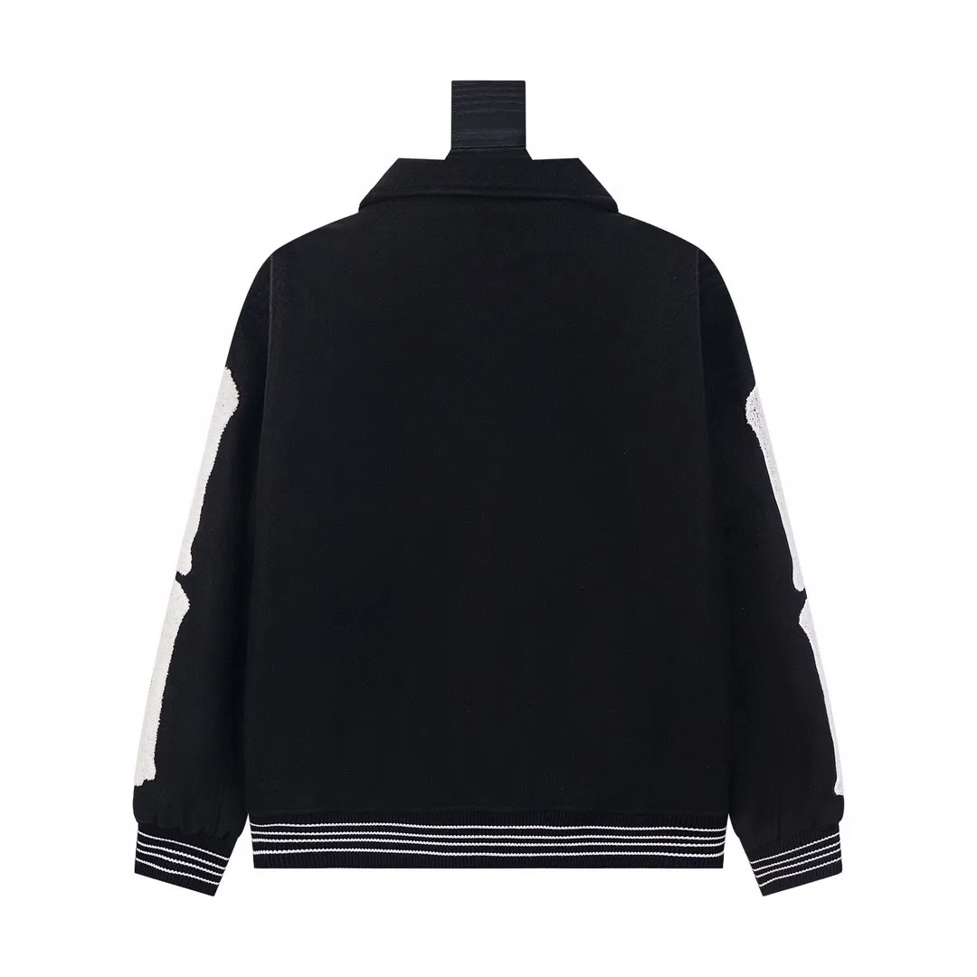 🅿️510 Ami Contrast Sleeves Corduroy College Style Jacket for Couples Super age-reducing college style design, another trend-setting baseball uniform item Ami Contrast Sleeves, the main color is black + burgundy, with white embellishment for the overall fashion sense. The superposition of three colors is complex but not chaotic, giving off a youthful and trendy charm! Made from custom-supplied cotton corduroy fabric, it has a natural color, oily and delicate, simple and rich texture. The contrasting color design has a retro flavor and is rich in gold. The inner lining is made of silk viscose blended material and is quilted. ➕Custom-supplied snap placket design creates a fashionable college charm. The shirt collar and sleeve arms are designed with contrasting splicing to highlight the neat temperament. The sleeve arm flocking🦴bone flocking logo decoration gives the garment a unique style. Become the creator of new punctuation. Same style for men and women. Color: black and white/black/black and red. Size: XS-L