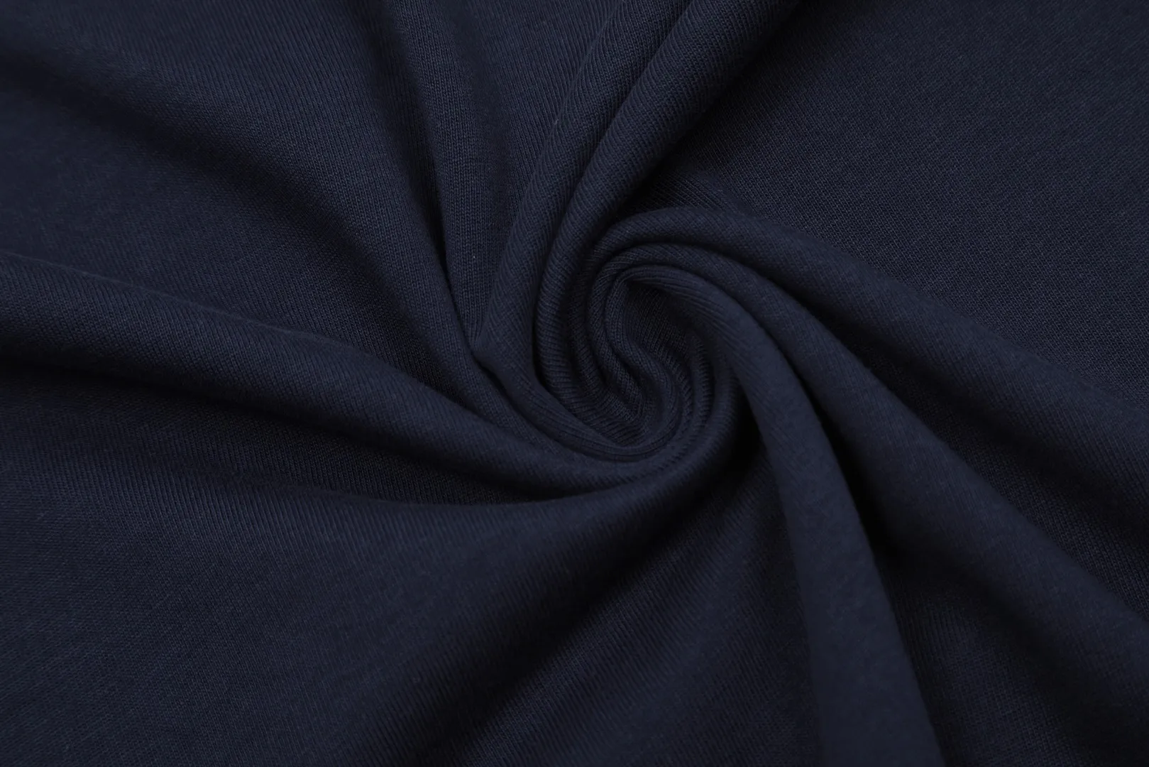 Ami Amy 2024ss Spring New Style Classic Metal Chapter Short Sleeves ✅The maximum size can be worn up to 230 pounds. No pressure to export to Europe and the United States. Sizes S-XL Color: Black, White, Apricot, Navy Blue, Burgundy, Pink, Sky Blue, Mint Green