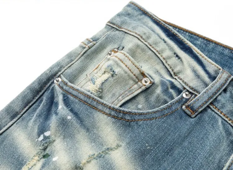 #N25 P246💰 (Top version) AMIRI hot high street jeans slim fit stretch washed knife cut trousers for men AMIRI amiri is transliterated as Emil, which is the name of the founder. Mike Amiri, the founder of amiri, grew up in Los Angeles, USA. He was influenced by local street culture and Punk Rock since he was a child, so he founded the amiri brand named after himself. A variety of trendy clothing meets the needs of different trendy players. Amiri clothing has novel and unique styles and is a well-known street brand in the United States. The styles and styles of many clothes are loved by many street photographers. The various clothing styles meet the dressing needs of different people, show their unique temperament, and show the trend of dressing. amiri's jeans are relatively famous. Not only do they have many styles, but the quality of the jeans is also very good. Many celebrities have also worn amiri brand jeans. Color: Picture color Size: 28, 30, 32, 34, 36 28 30 32 34 36 Waist 71 76 81 86 91 Qianlang 26.5 27.5 28.5 29.5 30.5 Hou Lang 37 38 39 40 41 Foot 14 14.8 15.6 16.4 17.2 Foreign Minister 100 102 104 106 107