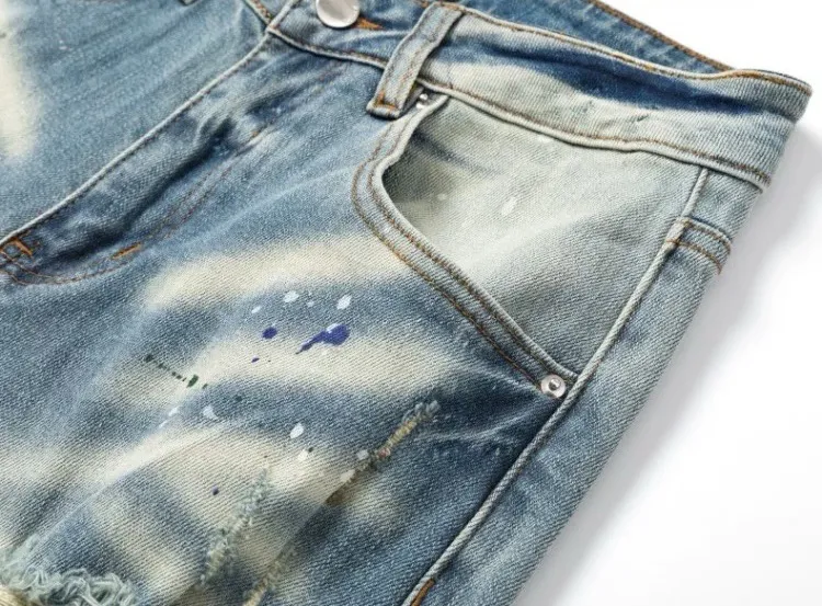#N25 P246💰 (Top version) AMIRI hot high street jeans slim fit stretch washed knife cut trousers for men AMIRI amiri is transliterated as Emil, which is the name of the founder. Mike Amiri, the founder of amiri, grew up in Los Angeles, USA. He was influenced by local street culture and Punk Rock since he was a child, so he founded the amiri brand named after himself. A variety of trendy clothing meets the needs of different trendy players. Amiri clothing has novel and unique styles and is a well-known street brand in the United States. The styles and styles of many clothes are loved by many street photographers. The various clothing styles meet the dressing needs of different people, show their unique temperament, and show the trend of dressing. amiri's jeans are relatively famous. Not only do they have many styles, but the quality of the jeans is also very good. Many celebrities have also worn amiri brand jeans. Color: Picture color Size: 28, 30, 32, 34, 36 28 30 32 34 36 Waist 71 76 81 86 91 Qianlang 26.5 27.5 28.5 29.5 30.5 Hou Lang 37 38 39 40 41 Foot 14 14.8 15.6 16.4 17.2 Foreign Minister 100 102 104 106 107