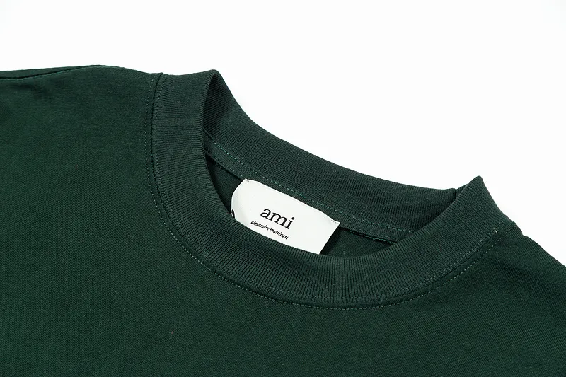 AMI PARIS 25SS new product [Co-branded by Choi Woo-sik] Co-branded logo WDC contrasting logo short-sleeved T-shirt. Customized 230g double yarn pure cotton fabric matching 280G rib YP replica. New main wheat. Washable wheat QR code can be scanned. Same style for men and women. Color: dark green, apricot. Size: S-XL