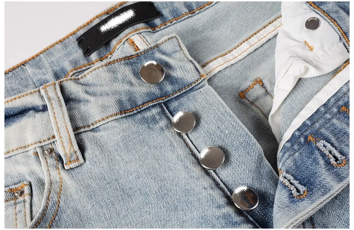 P220 💰 AMIRI patch embroidery jeans trousers AMIRI high street basic ripped tight elastic jeans trousers amiri brand jeans break the production process and cutting of the original jeans, the fabrics are softer and more comfortable Hand-sewn collar label Customized logo buttons Genuine leather tag Color: Picture color Size: 30-32-34-36