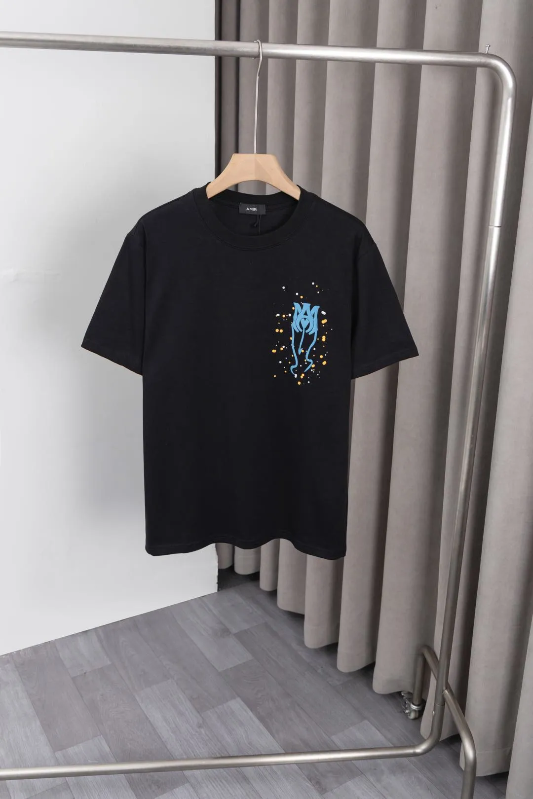 P134 S004 "𝙉𝙚𝙬♈️AMIRI" 🔥50ss new T-shirt, front and back colorful patterns + letter logo foaming process, made of 260g double yarn cotton fabric, soft fabric, trendy and versatile, same style for men and women. Color: black, white, size: M～3XL