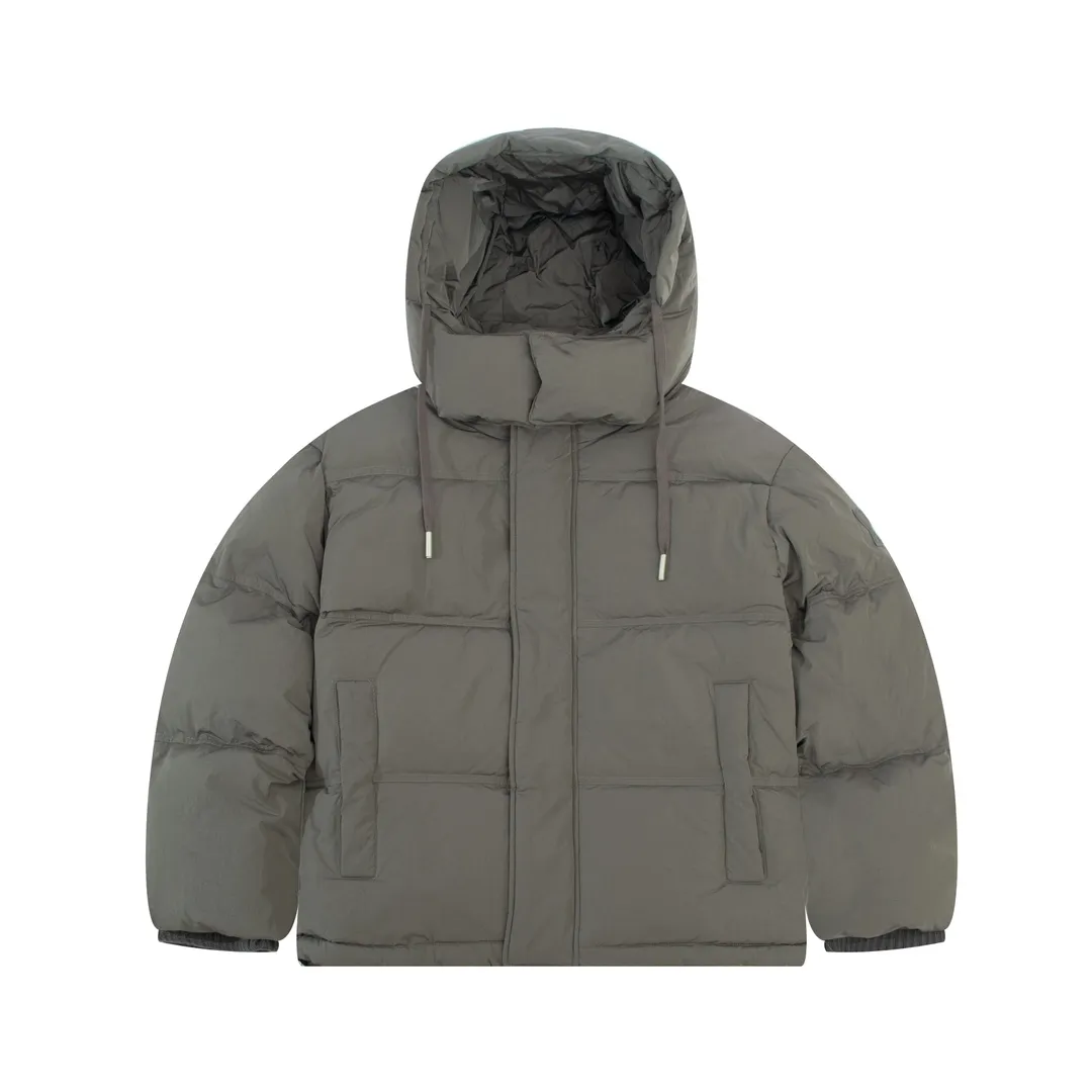 P670 51621# AMI paris 23S autumn and winter new love solid color high collar hooded bread down jacket, original model opening, extreme details, unique double-layer lightweight bonded nylon fabric carefully crafted, windproof and waterproof, highly breathable, warm, elastic and wear-resistant. It is a multi-functional fabric. The lining is made of fine and dense renewable microfiber fabric. It feels light and soft and has a delicate texture. The down has excellent fluffiness. You can also feel its fill power through real pictures. It has a fill power of 800. It is filled with 90 white duck down. The down filling is very full, the highest version. There is no one. Color: black, dark gray, rose red, light blue, light pink. Size: XS-L (size specifications are consistent with G.net)