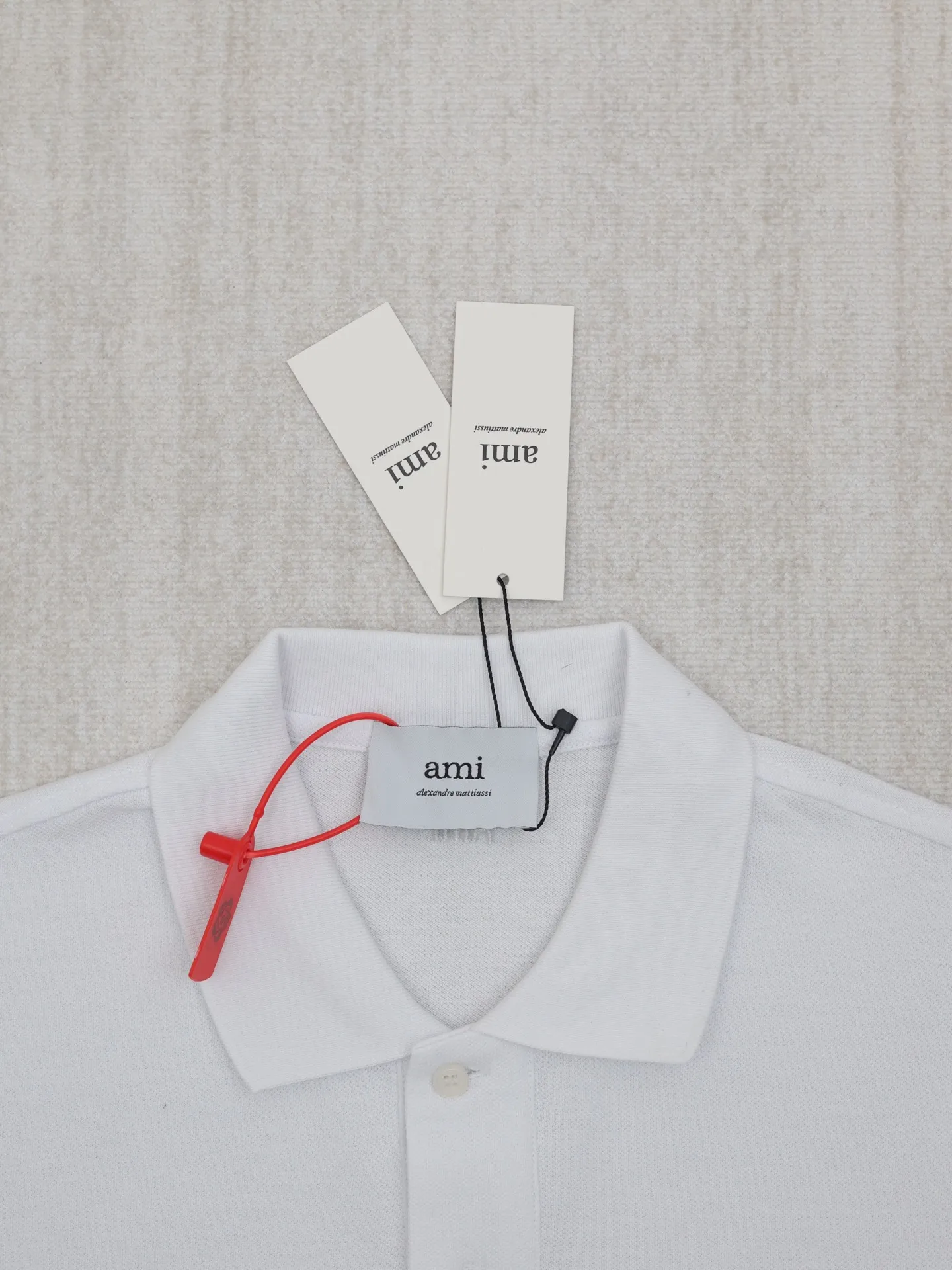 🅿️310 Ami Paris*/25 new love embroidered Polo shirt adopts imported machine embroidery technology and uses advanced computer control system and precision mechanical components to realize Ami love embroidery operation with high precision. The lines are smooth and delicate. The fabrics have been washed and feel better. Not easy to deform, not easy to shrink, not easy to fade, and maintain long-term beauty. Size: S/M/L/XL