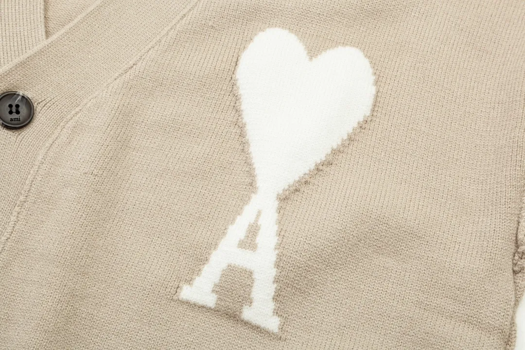 8158# Ami Paris 2024 autumn and winter new products, new colors, big heart jacquard, patchwork reverse sleeve technology, cardigan wool sweater, lazy style, same style for men and women, Oversize Color: sky blue, bean green, apricot Code number: S-XL