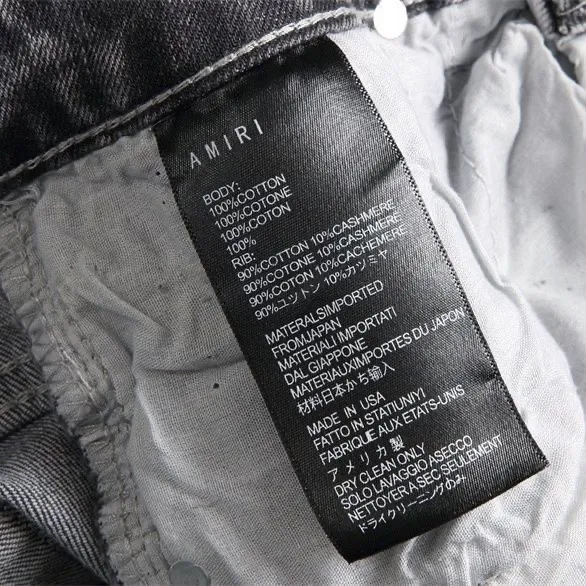 ￼#M17 P168💰 AMIRI patch embroidery jeans trousers AMIRI high street basic ripped tight elastic jeans trousers amiri brand jeans break the production process and cutting of the original jeans, the fabrics are softer and more comfortable Hand-sewn collar label Customized logo buttons Genuine leather tag Color: Picture color Size: 30-32-34-36