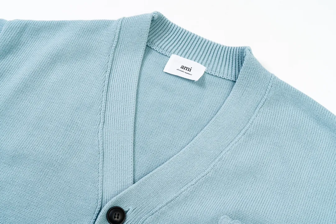 A8116# AMI Paris 2023 New Arrival Love Towel Embroidered Cardigan Sweater Single Piece M Size 750g Oversize Version Same Style for Men and Women Color: Black White Sky Blue Vanilla Apricot Size Number: S-XL