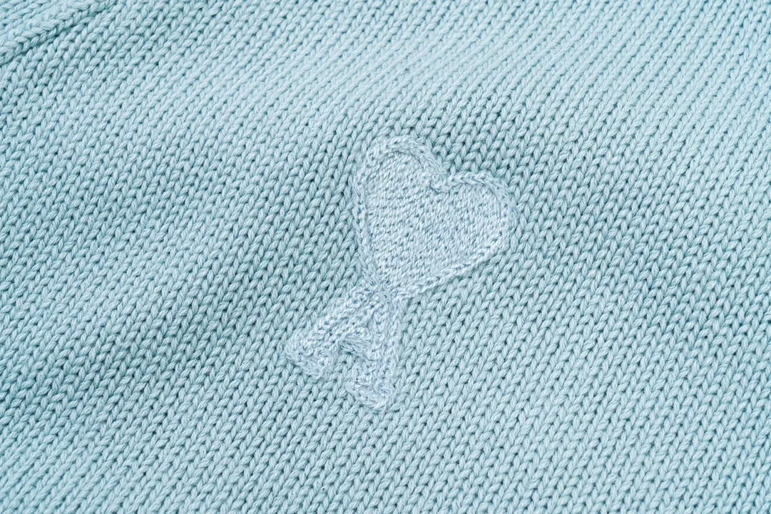 A8116# AMI Paris 2023 New Arrival Love Towel Embroidered Cardigan Sweater Single Piece M Size 750g Oversize Version Same Style for Men and Women Color: Black White Sky Blue Vanilla Apricot Size Number: S-XL