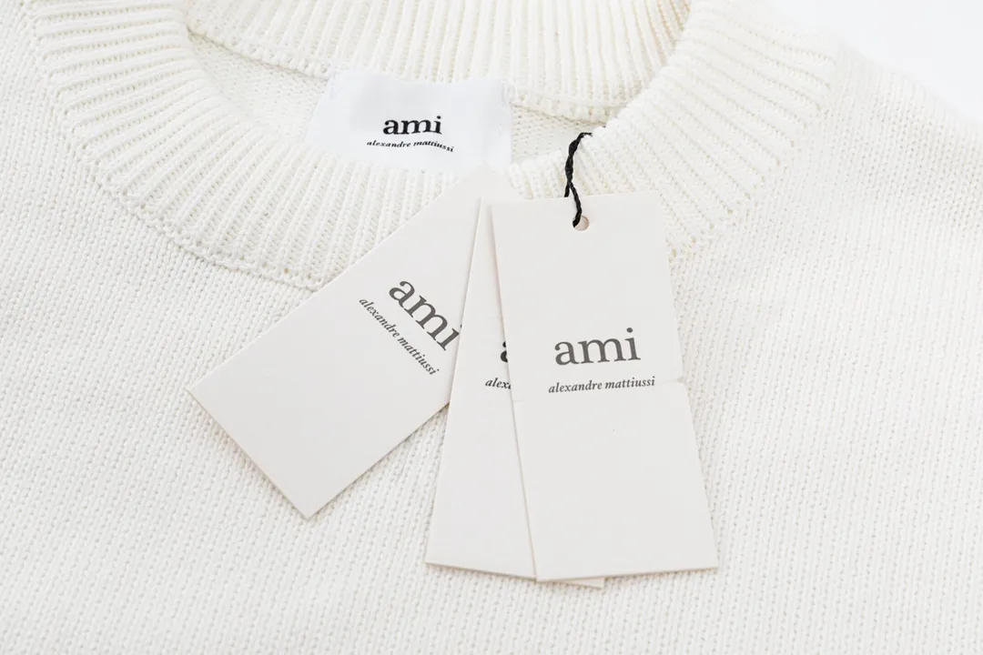 P170 CYA33# AMI Paris 22 spring and summer new Ami de Coeur love striped crew neck sweater Color: black white Size: S-XL