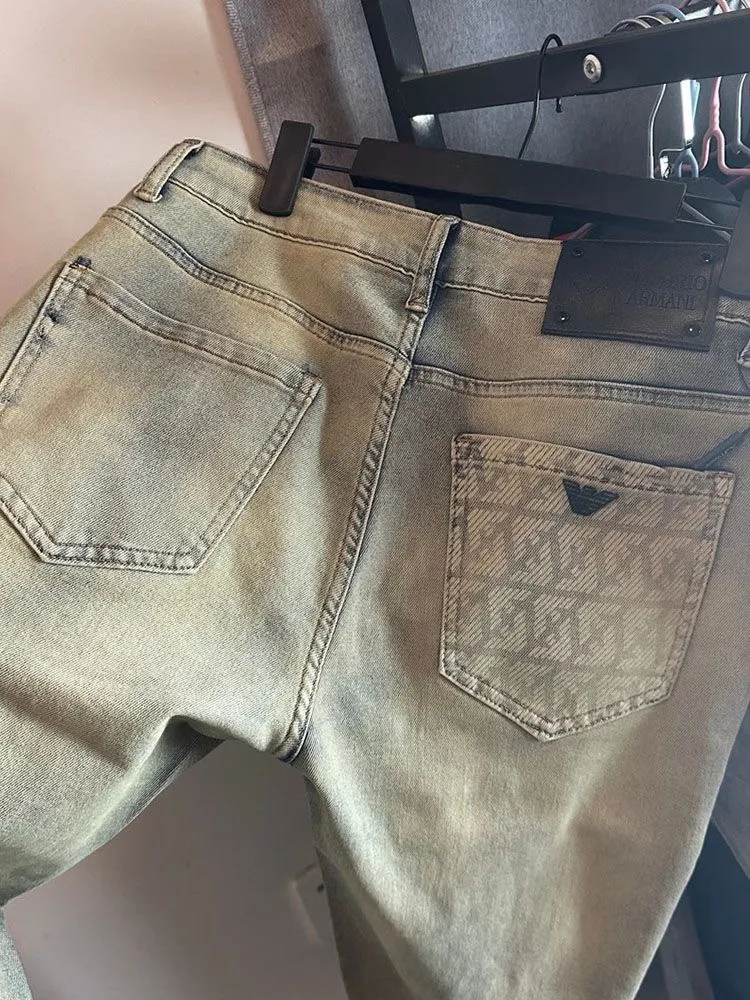P180 Classic and versatile AMANI jeans. The back pockets are molded and customized with full-print logos. They are very label-like. The high-end leather tags are soul-like, retro, fashionable and modern, perfectly flaunting the brand’s identity! High-grade imported denim raw-color fabrics are supplied to customers. Pure 14oz denim fabrics from Okayama, Japan are specially selected. The heavy-duty environmentally friendly plant enzyme washing process makes the fabrics perfectly transformed and sublimated. The texture has a light retro color, which enriches the overall vision! The classic SLIM tailoring version has impeccable upper body effect. It can be matched with any top in the wardrobe. It is suitable for both business and leisure. It is suitable for various daily wear. The upper body is full of style. It is an invincible and versatile product. It is a must-have type for quality control! Color: Picture color Size: M-XXL