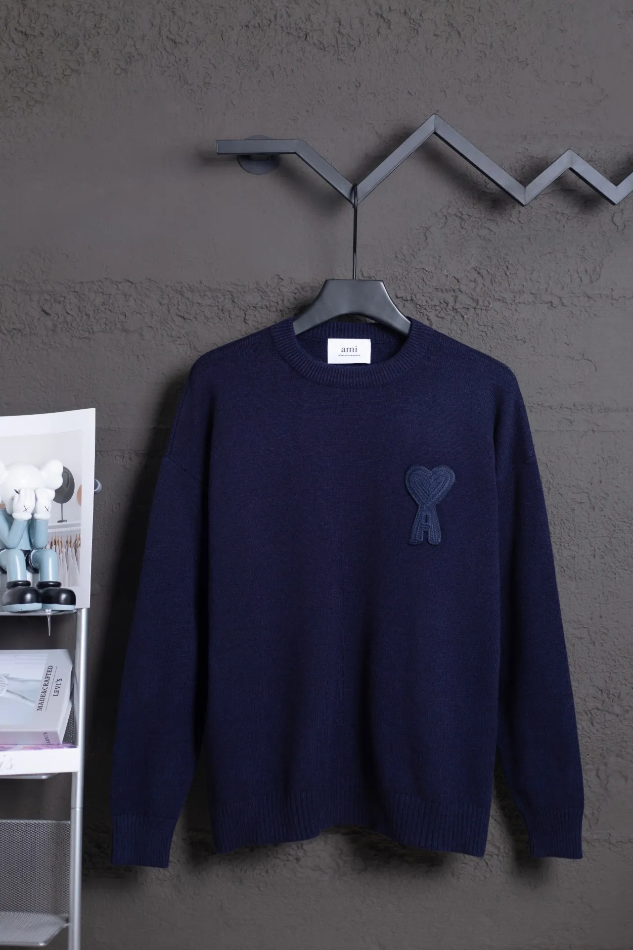 P170 AMI's new classic love chapter crew neck sweater, the highest version, supports comparison, color: royal blue, size: S-XL