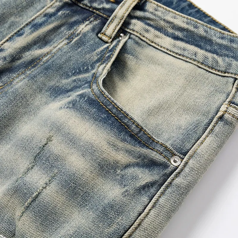 #N11 P246💰 (Top version) AMIRI hot-selling high street jeans, slim-fit stretch washed knife-cut trousers for men, AMIRI amiri is transliterated as Emil, which is the name of the founder. Mike Amiri, the founder of amiri, grew up in Los Angeles, USA. He was influenced by local street culture and Punk Rock since childhood, so he founded the amiri brand named after himself. A variety of trendy clothing meets the needs of different trendy players. Amiri clothing has novel and unique styles and is a well-known street brand in the United States. The styles and styles of many clothes are loved by many street photographers. The various clothing styles meet the dressing needs of different people, show their unique temperament, and show the trend of dressing. amiri's jeans are relatively famous. Not only do they have many styles, but the quality of the jeans is also very good. Many celebrities have also worn amiri brand jeans. Color: Picture color Size: 28, 30, 32, 34, 36 28 30 32 34 36 Waist 71 76 81 86 91 Qianlang 26.5 27.5 28.5 29.5 30.5 Hou Lang 37 38 39 40 41 Foot 14 14.8 15.6 16.4 17.2 Foreign Minister 100 102 104 106 107