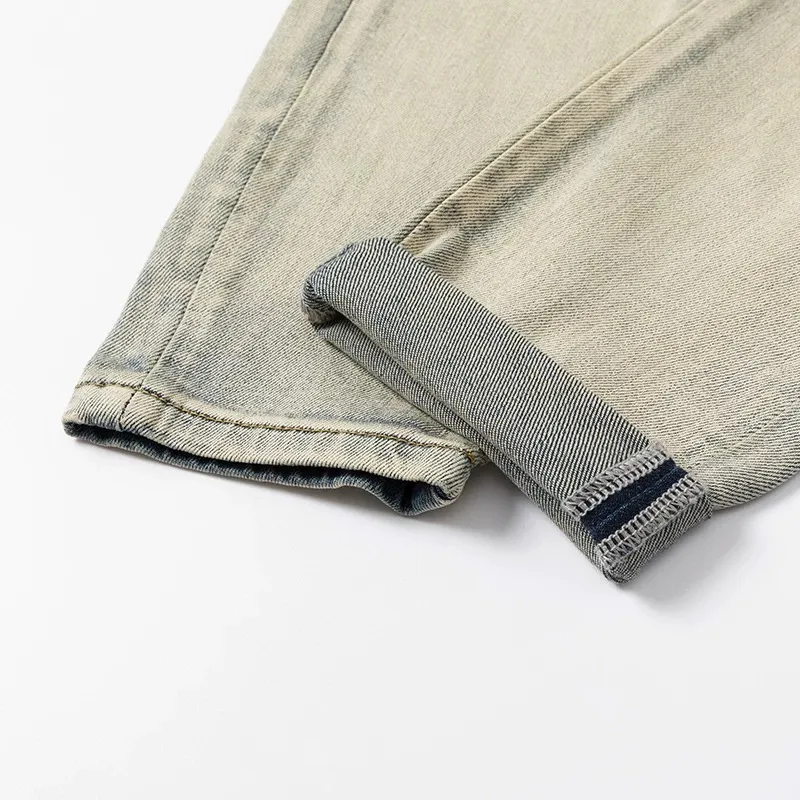 #N11 P246💰 (Top version) AMIRI hot-selling high street jeans, slim-fit stretch washed knife-cut trousers for men, AMIRI amiri is transliterated as Emil, which is the name of the founder. Mike Amiri, the founder of amiri, grew up in Los Angeles, USA. He was influenced by local street culture and Punk Rock since childhood, so he founded the amiri brand named after himself. A variety of trendy clothing meets the needs of different trendy players. Amiri clothing has novel and unique styles and is a well-known street brand in the United States. The styles and styles of many clothes are loved by many street photographers. The various clothing styles meet the dressing needs of different people, show their unique temperament, and show the trend of dressing. amiri's jeans are relatively famous. Not only do they have many styles, but the quality of the jeans is also very good. Many celebrities have also worn amiri brand jeans. Color: Picture color Size: 28, 30, 32, 34, 36 28 30 32 34 36 Waist 71 76 81 86 91 Qianlang 26.5 27.5 28.5 29.5 30.5 Hou Lang 37 38 39 40 41 Foot 14 14.8 15.6 16.4 17.2 Foreign Minister 100 102 104 106 107