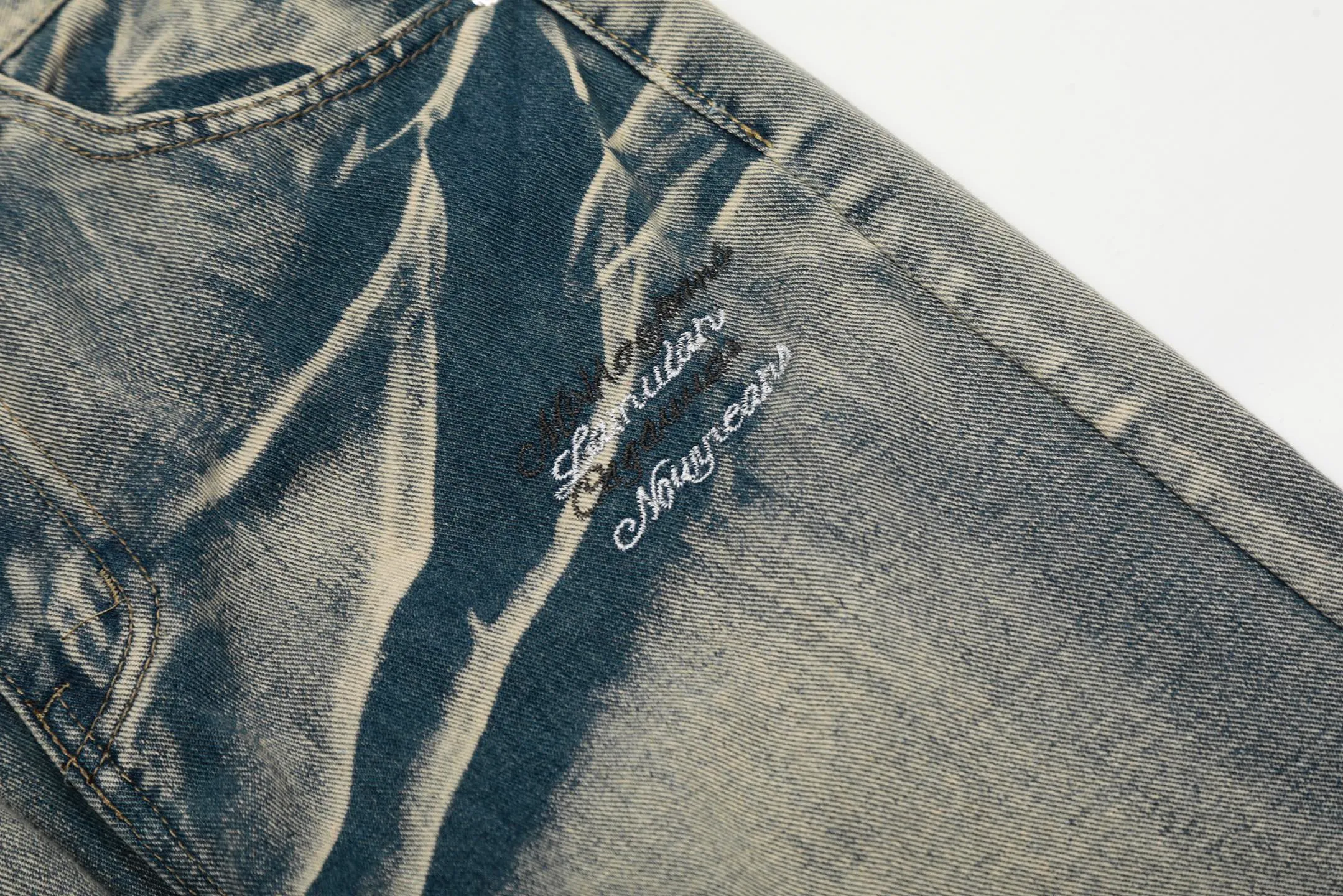 #M15 P168💰 Heavy AMIRI 24ss Embroidery Tiger🐯 High Street Jeans Slim Fit Stretch Washed Knife Cut Hole Trousers FOG High Street Men's Fashion AMIRI amiri is transliterated as Emil, which is the name of the founder. Mike Amiri, the founder of amiri, grew up in Los Angeles, USA, and was influenced by local street culture and Punk Rock since he was a child. Due to his influence, he founded the amiri brand named after himself. A variety of trendy clothing meets the needs of different fashion players. Amiri clothing has novel and unique styles and is a well-known street brand in the United States. The styles and styles of many clothes are loved by many street photographers. The various clothing styles meet the dressing needs of different people, show their unique temperament, and show the trend of dressing. amiri's jeans are relatively famous. Not only do they have many styles, but the quality of the jeans is also very good. Many celebrities have also worn amiri brand jeans. Color: Picture color Size: 30-32-34-36