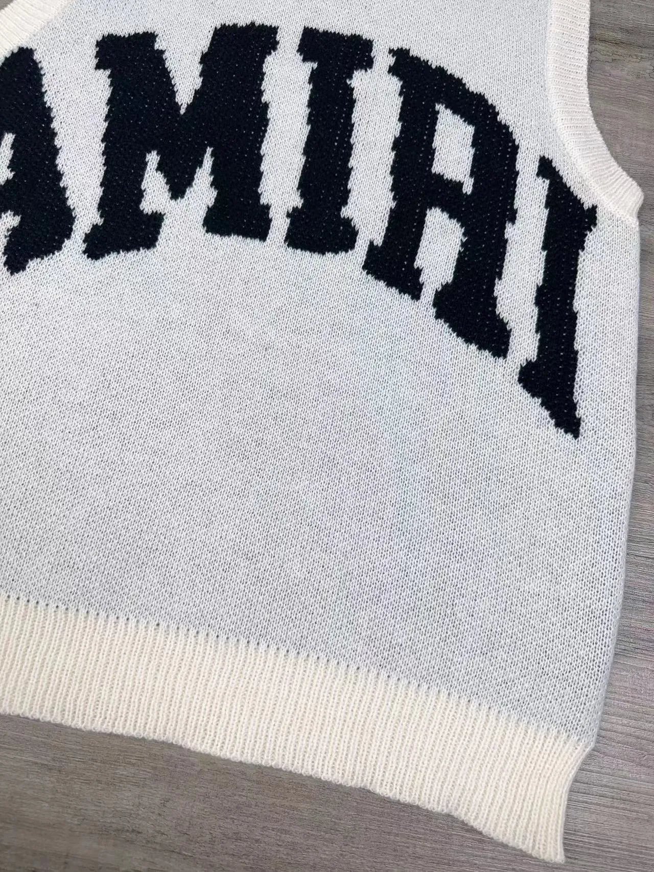 P300 🎉AMIRI vest sweater suit, classic logo jacquard top, exclusive logo embroidery on shorts, color: white, black, size: S M L XL XXL