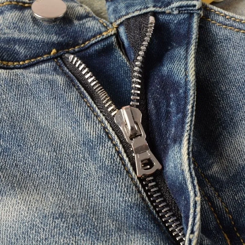 #M90 P168💰 AMIRI patch embroidery jeans trousers AMIRI high street basic ripped tight elastic jeans trousers amiri brand jeans break the production process and cutting of the original jeans, the fabrics are softer and more comfortable Hand-sewn collar label Customized logo buttons Genuine leather tag Color: Picture color Size: 30-32-34-36