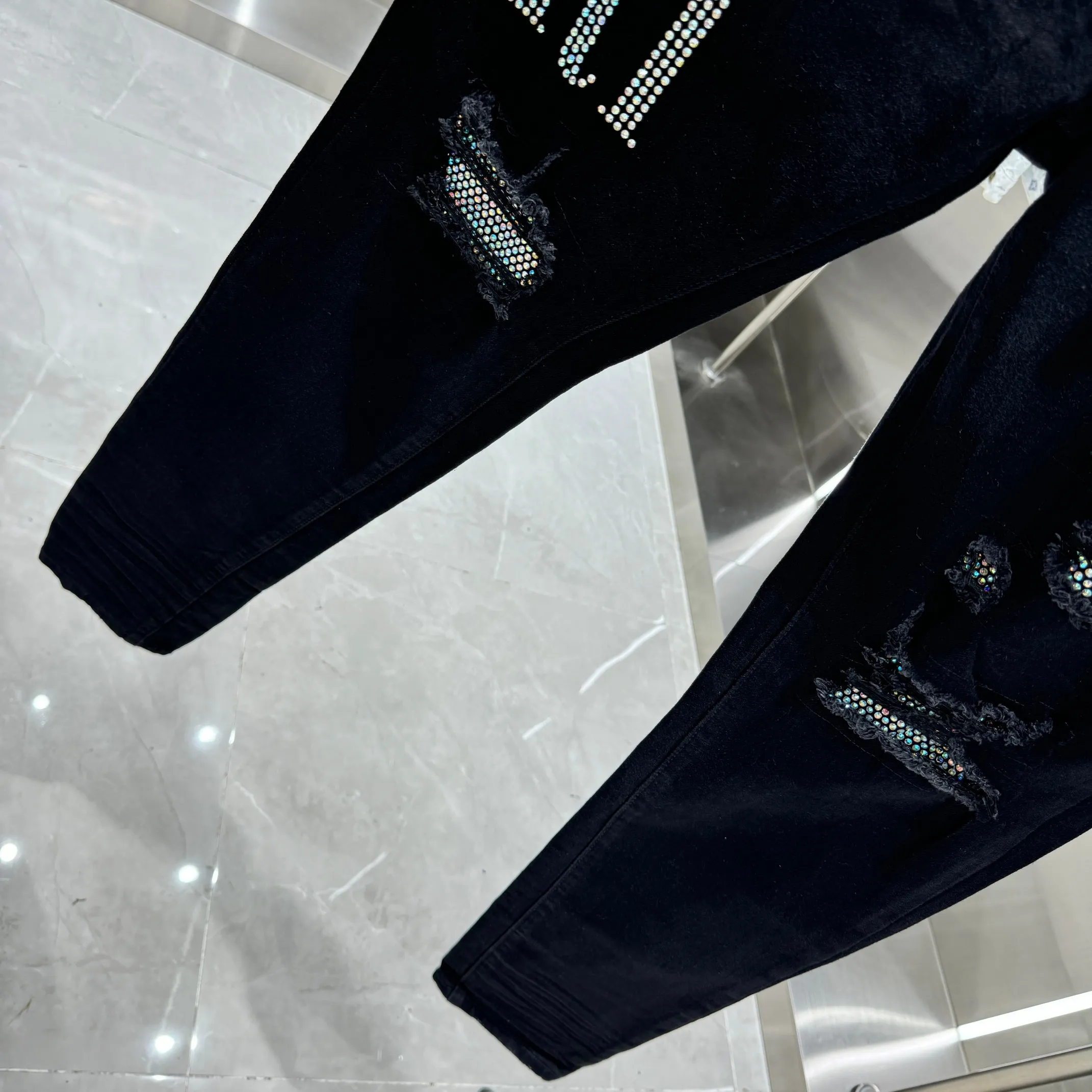 P290 Amiri ripped hole hot diamond lettering craft street fashion slim fit stretch jeans Color Black Size 30 32 34 36 38