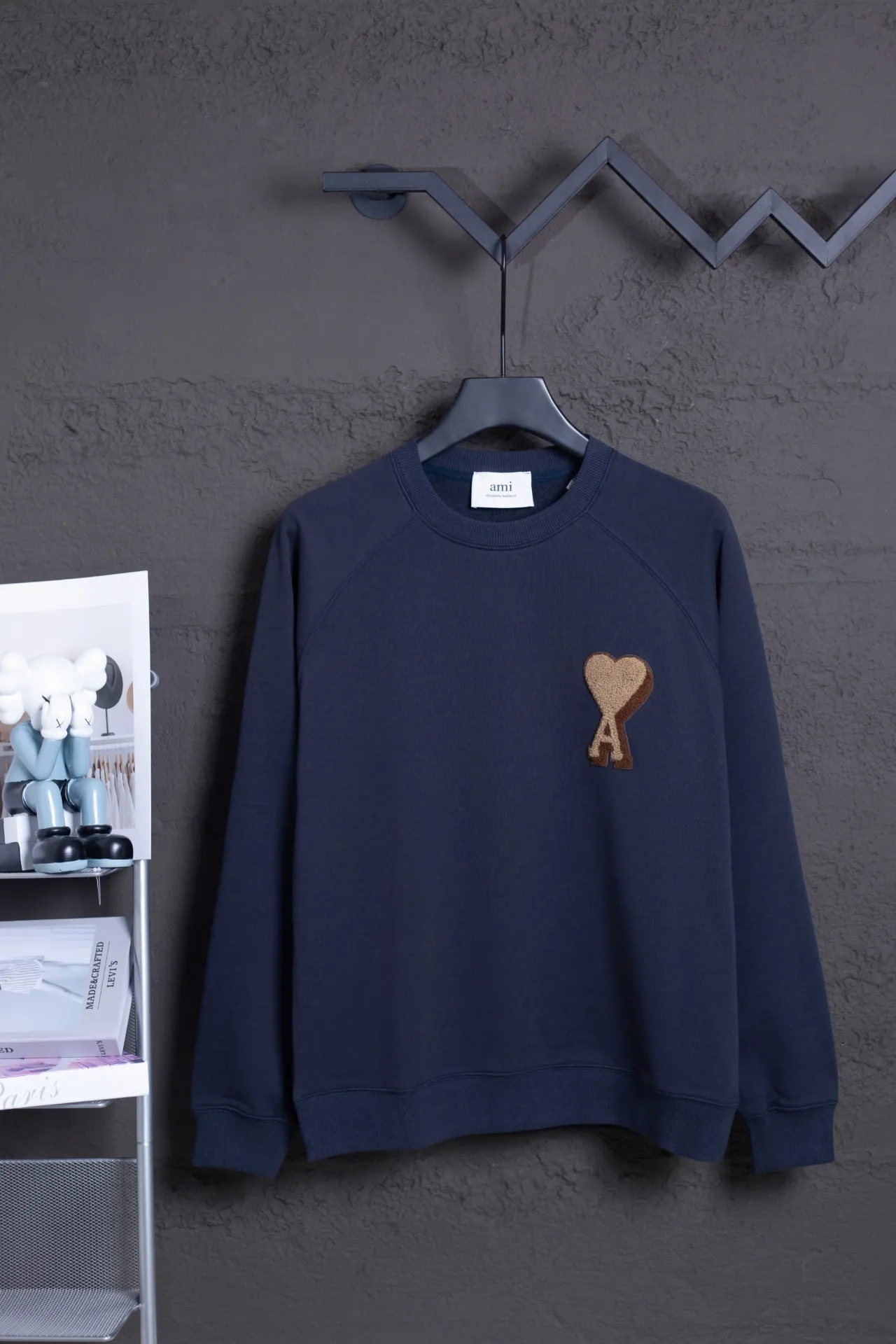 P146 AMI 25 new autumn and winter towel embroidered big heart towel embroidered raglan round neck sweatshirt, customized 360g pure cotton fabric, high version, new main wheat, washed wheat, same style for men and women, color: royal blue, size: S-XL