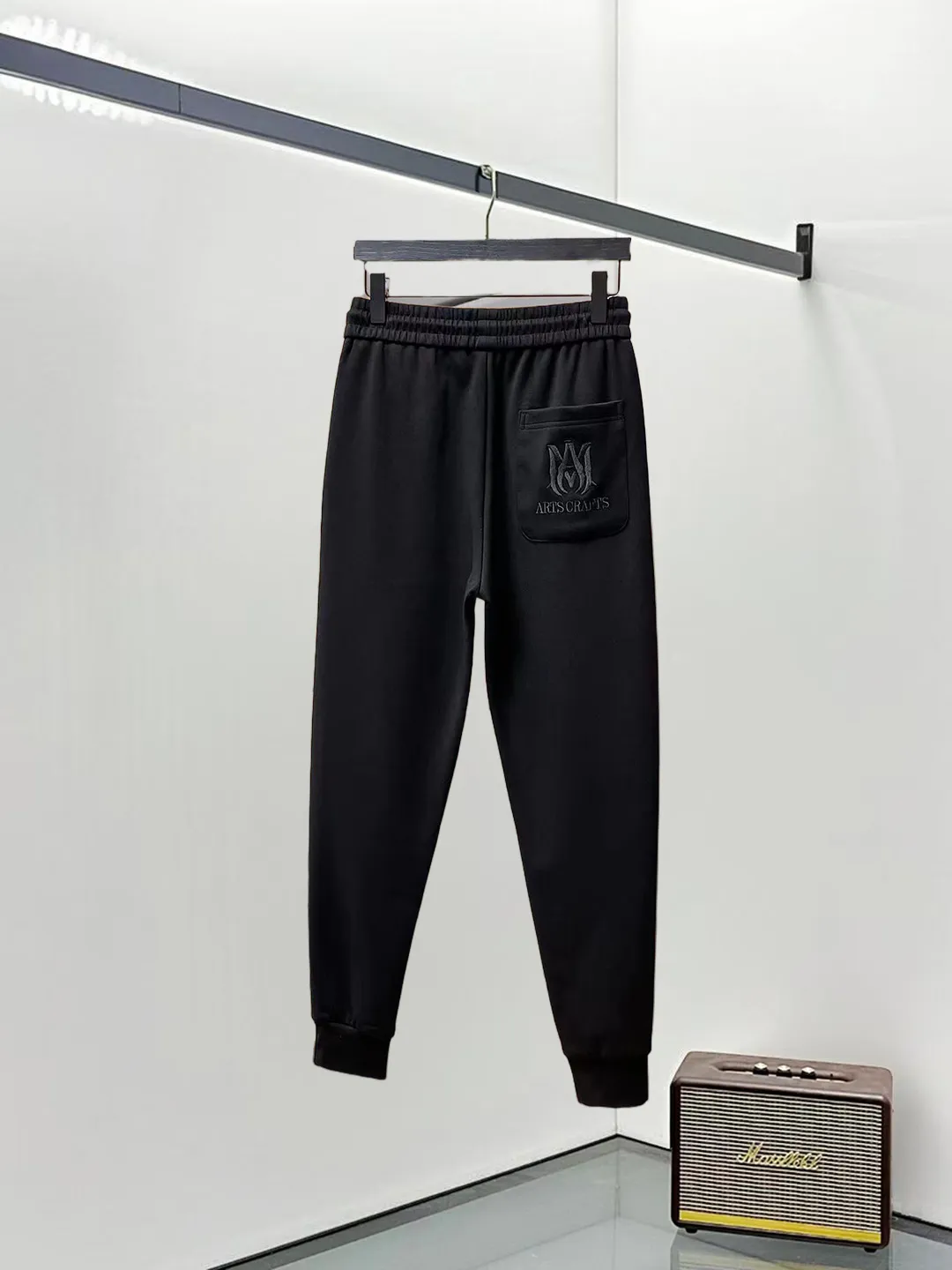 P280 Amiri 🆕2025 new autumn and winter casual pants! The official website will be released simultaneously. The brand's classic LOGO casual pants are made of customized fabrics, which are extremely comfortable and have a strong touch. Highly recognisable, perfect appearance and craftsmanship. Size: M-3XL
